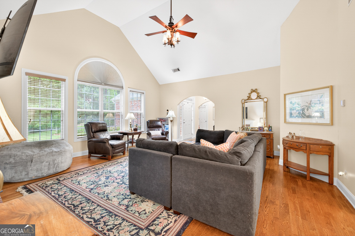 28 Montvale Drive Property Photo 10