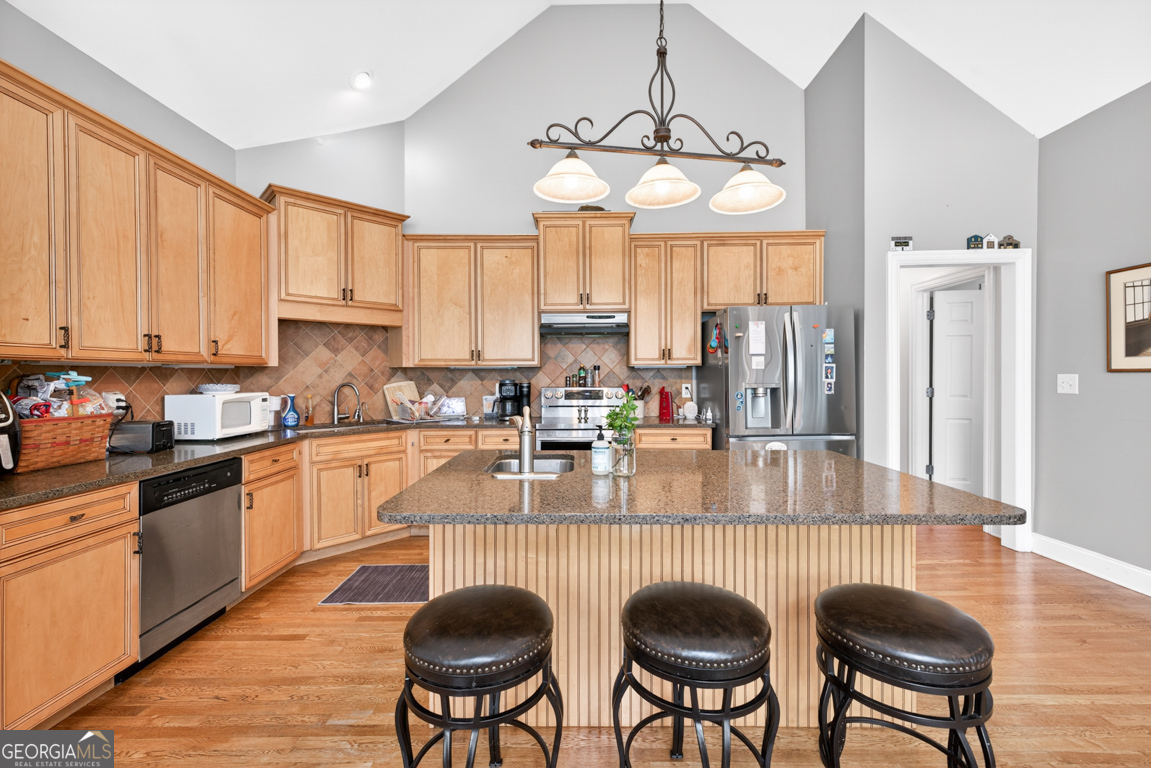 28 Montvale Drive Property Photo 13
