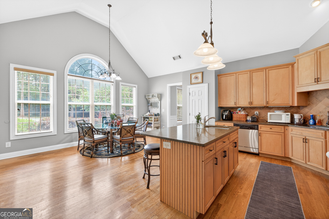 28 Montvale Drive Property Photo 16