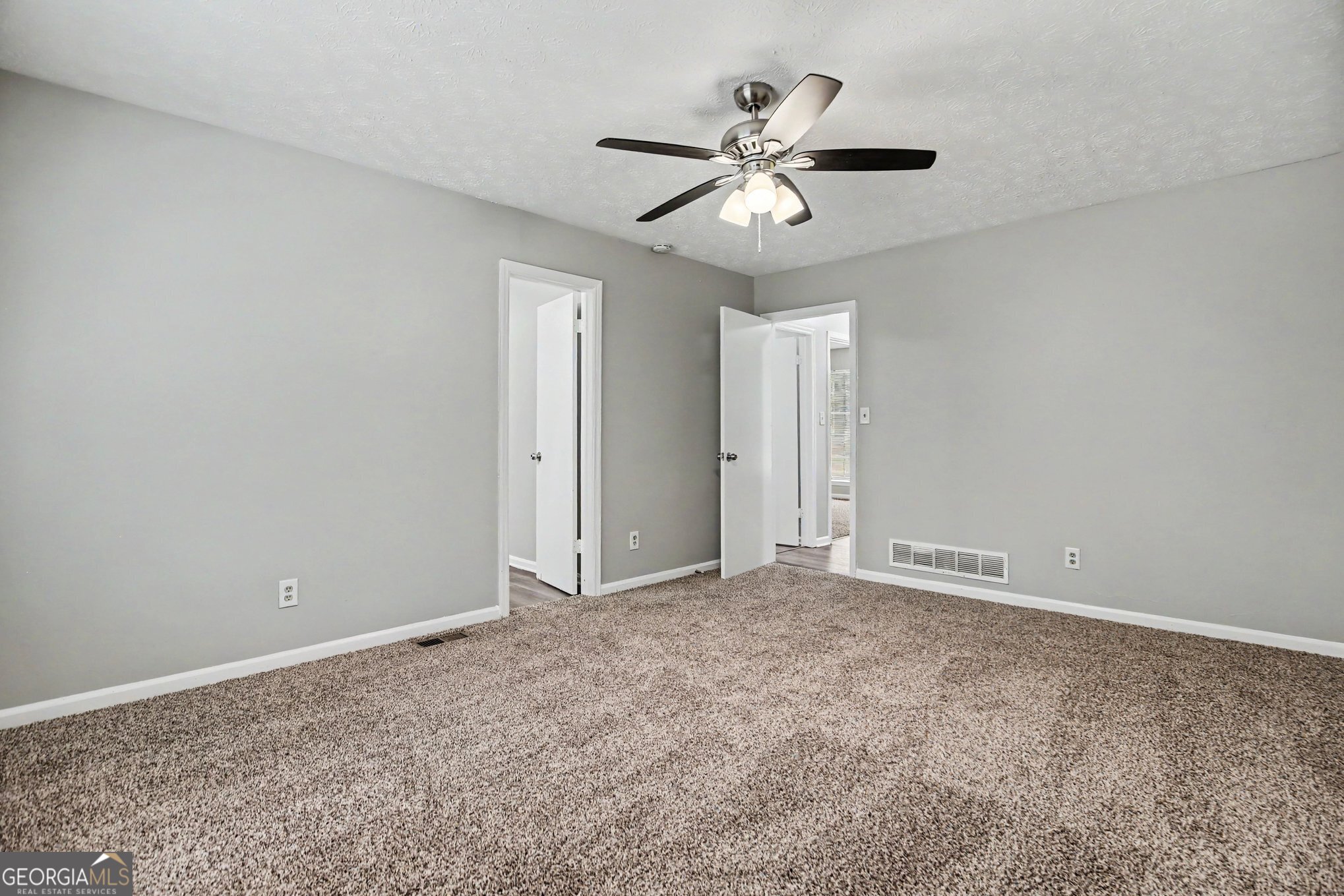 9112 Raven Drive Property Photo 4
