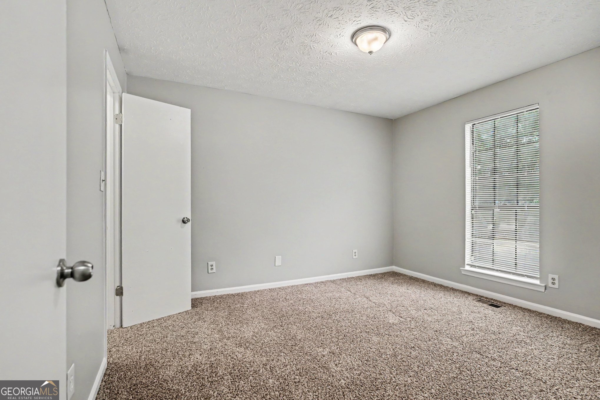 9112 Raven Drive Property Photo 7