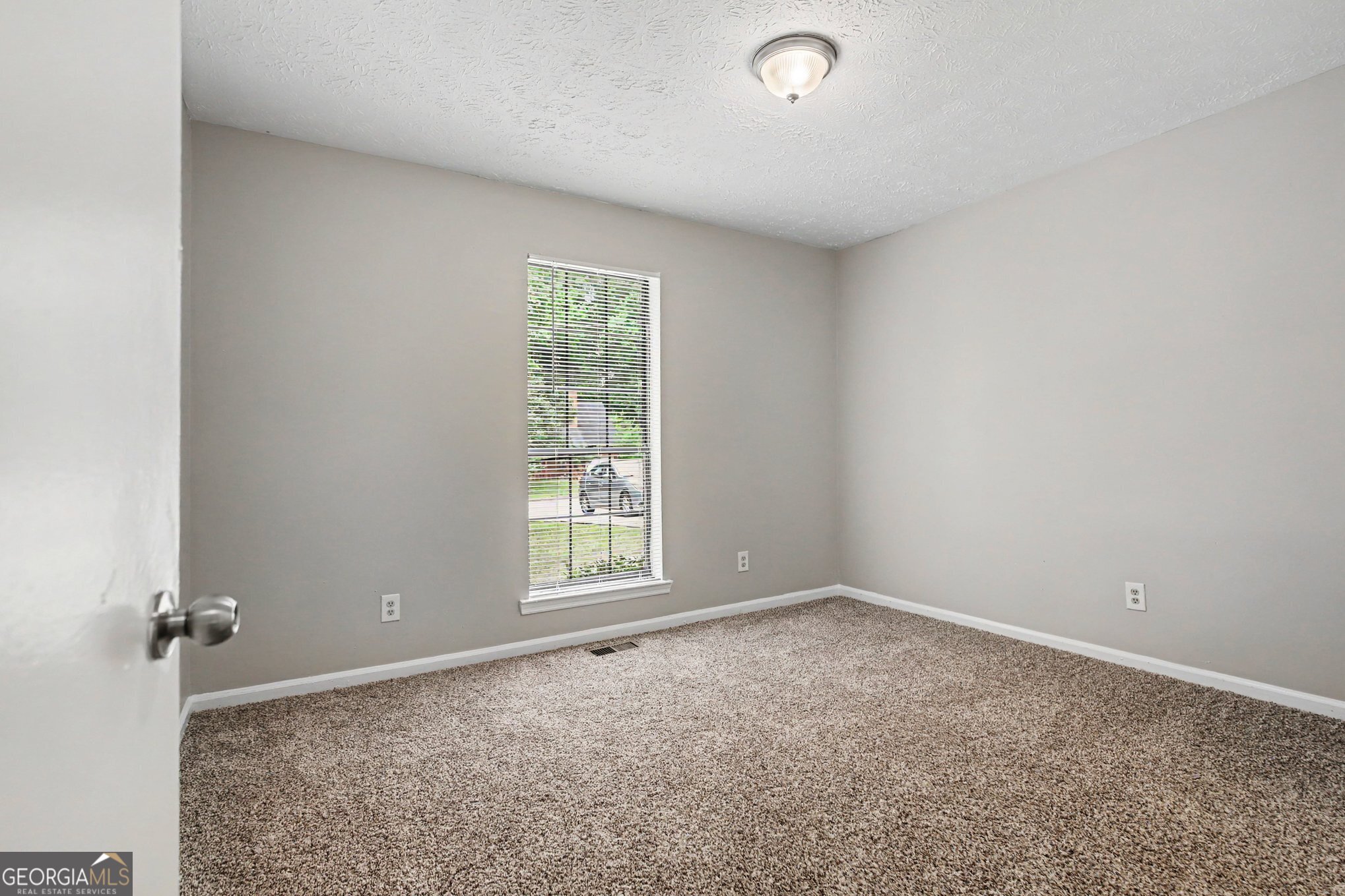 9112 Raven Drive Property Photo 8