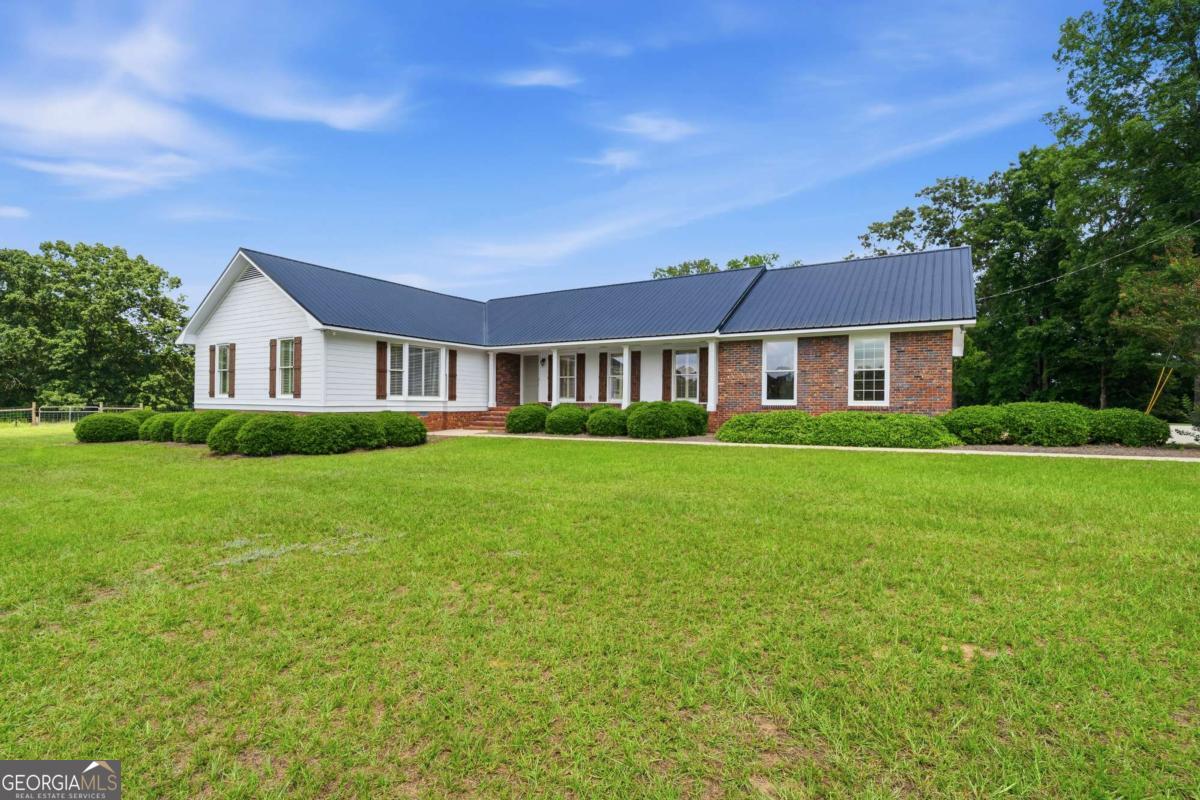 390 Dedrick Road Property Photo 2