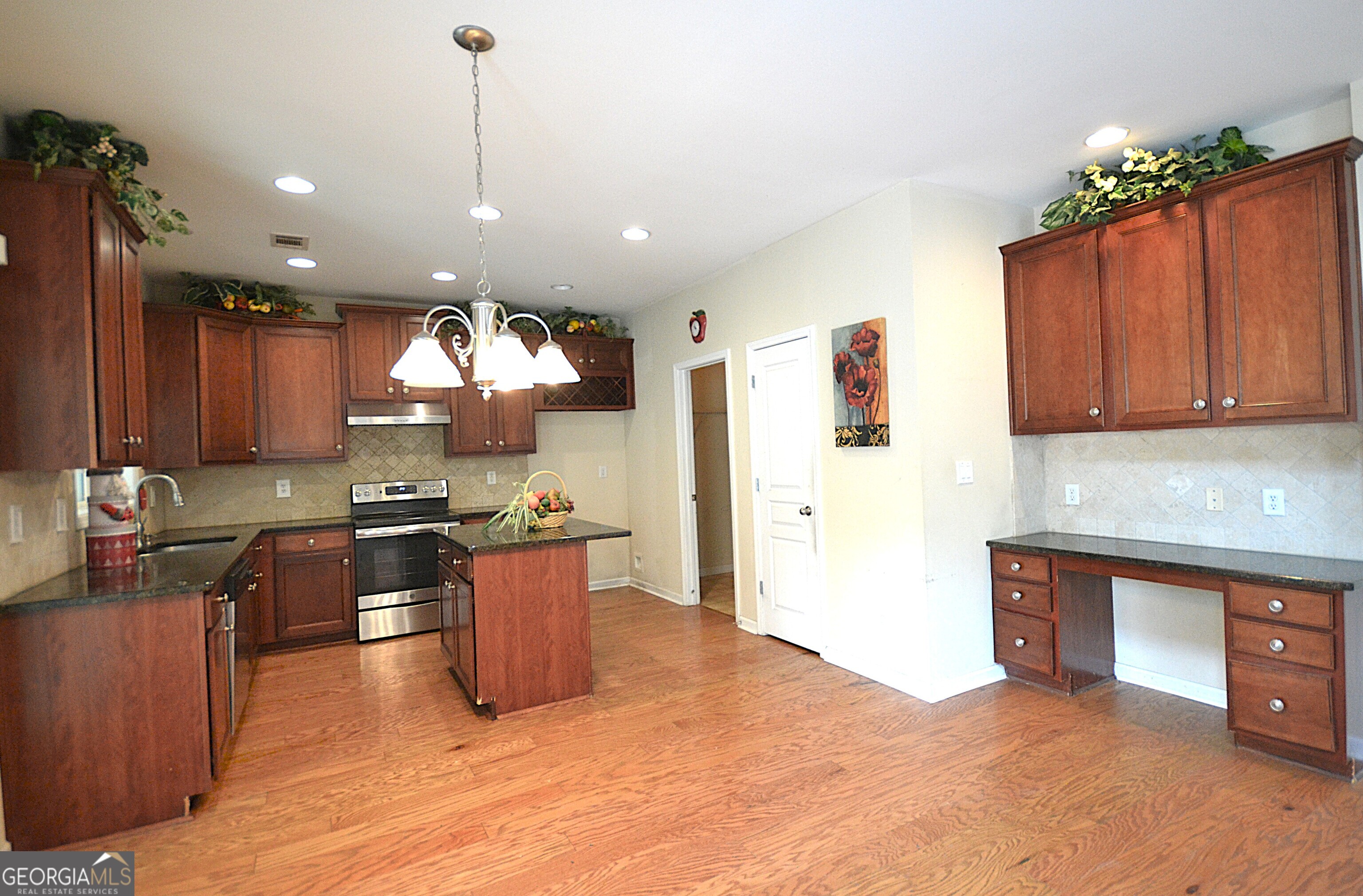4593 Elsinore Circle Property Photo 18