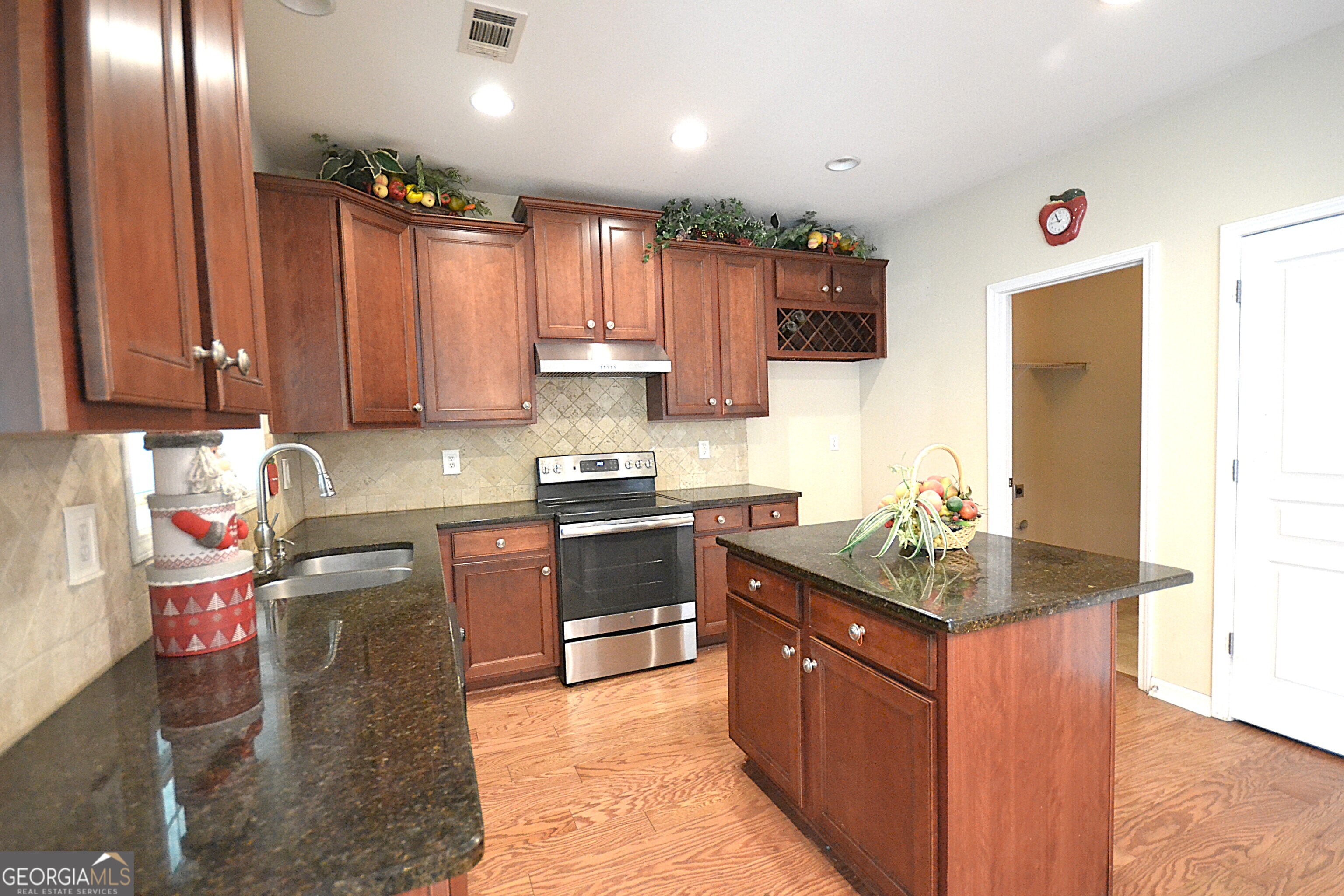 4593 Elsinore Circle Property Photo 19
