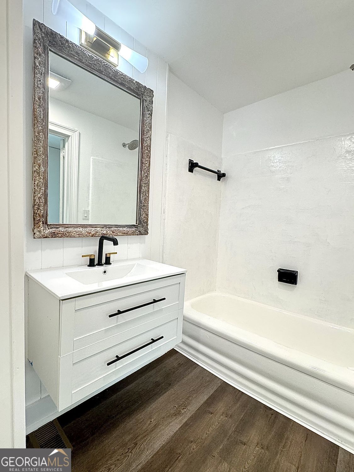 52 Delmont Drive Ne # 2 Property Photo 9