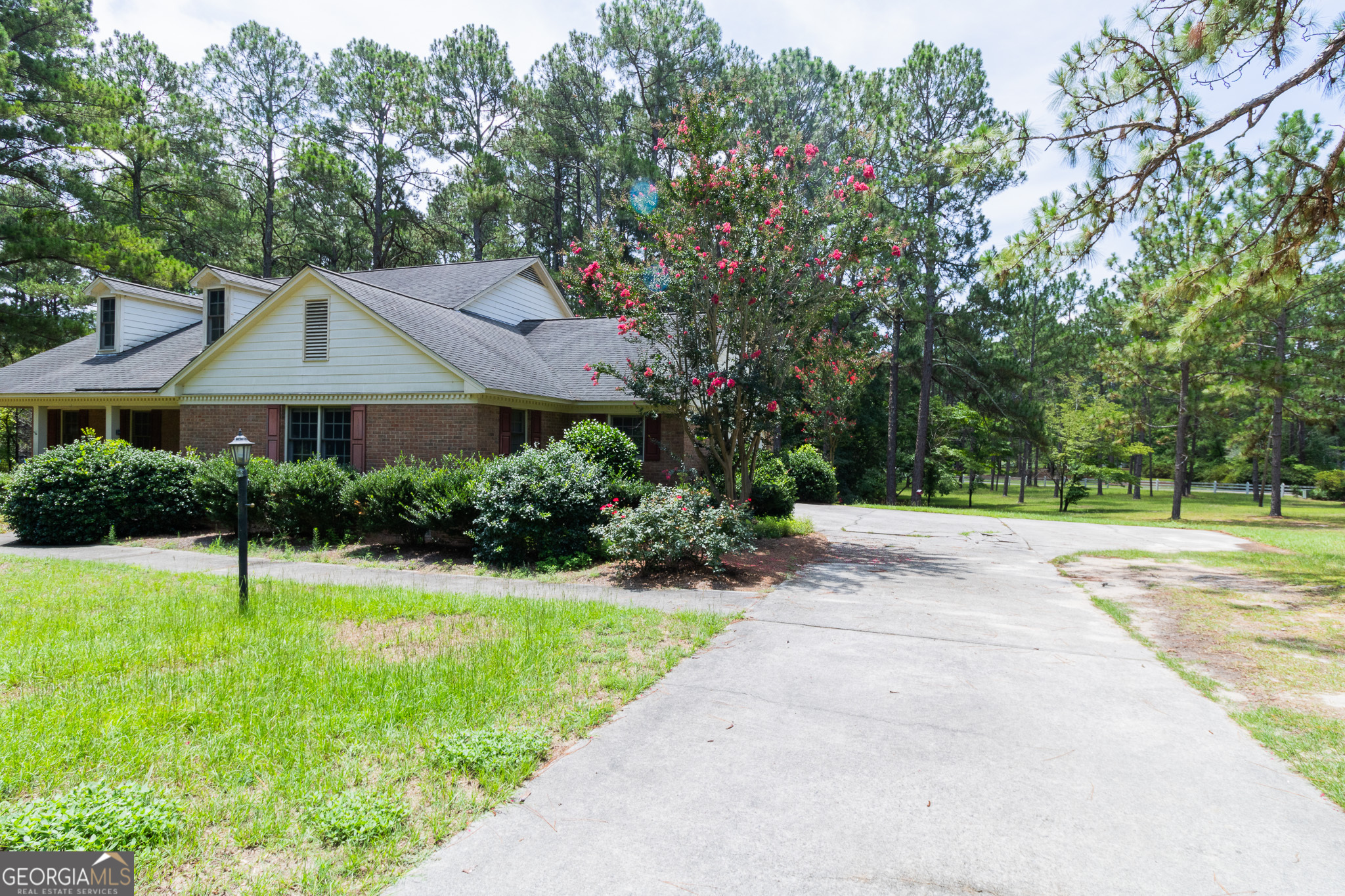 100 Lancaster Point Property Photo 2