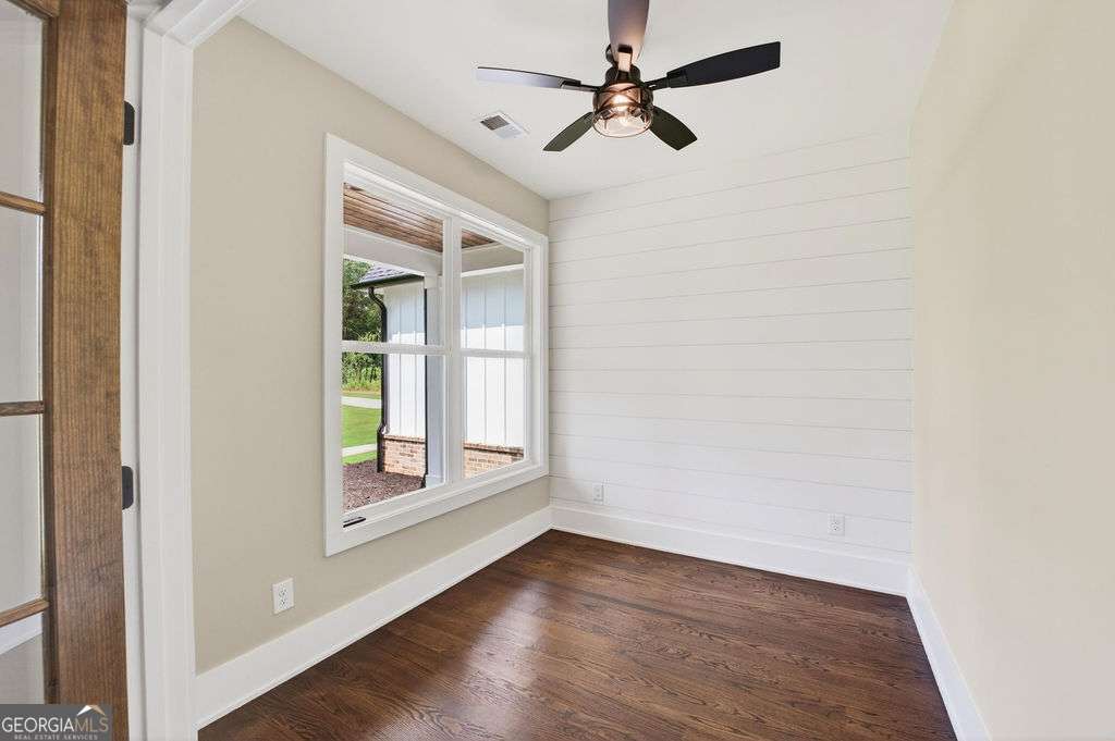 924 Browning Road Property Photo 7