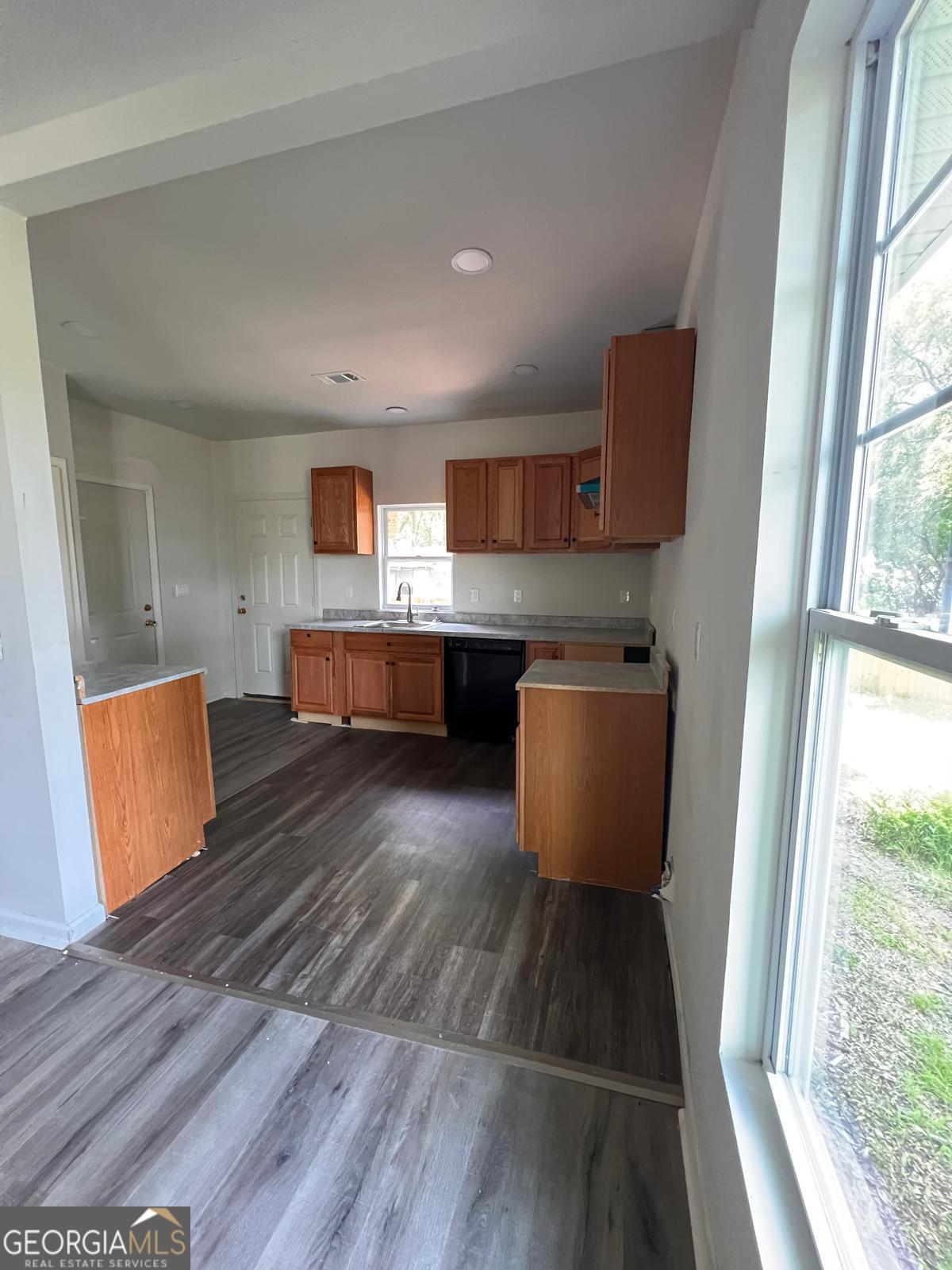 2830 Cherry Avenue Property Photo 10
