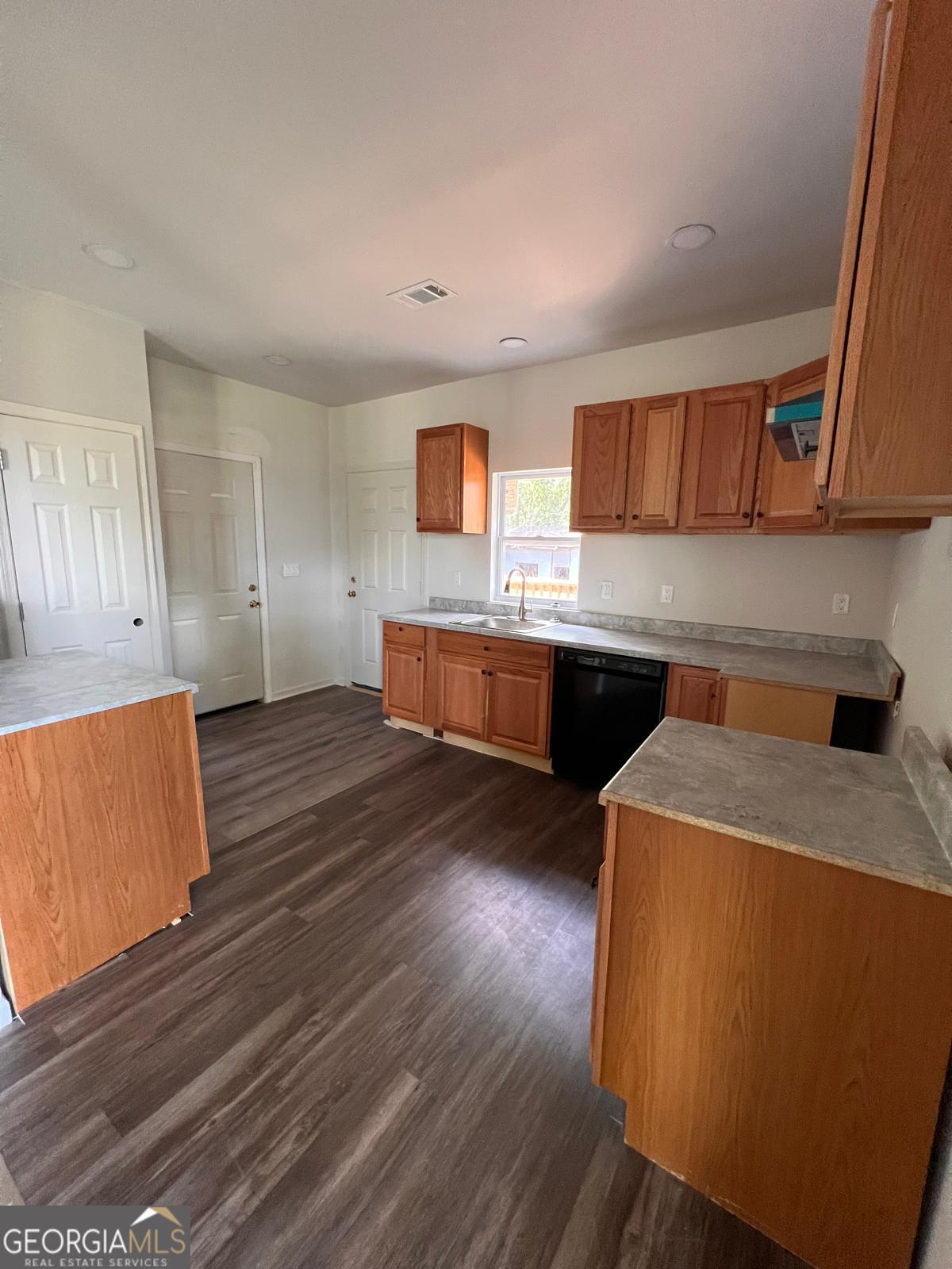 2830 Cherry Avenue Property Photo 12