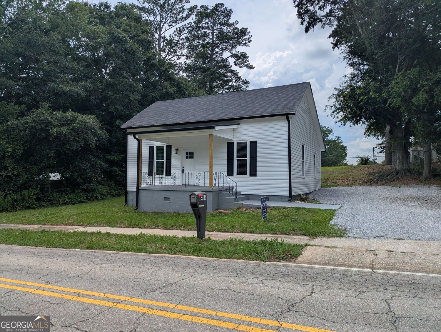 305 Burson Avenue Property Photo 1