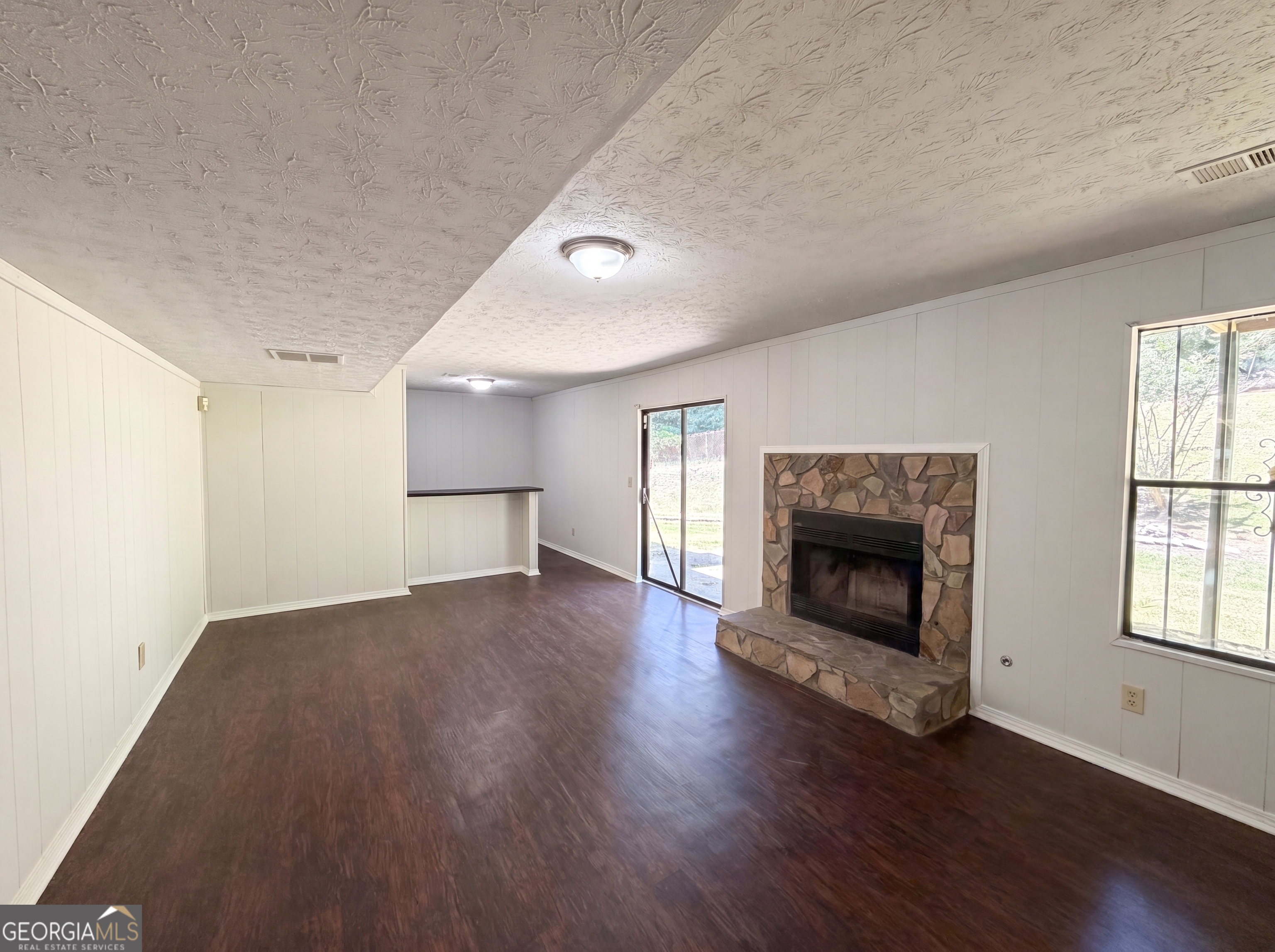 6830 Earlhurst Road Property Photo 6