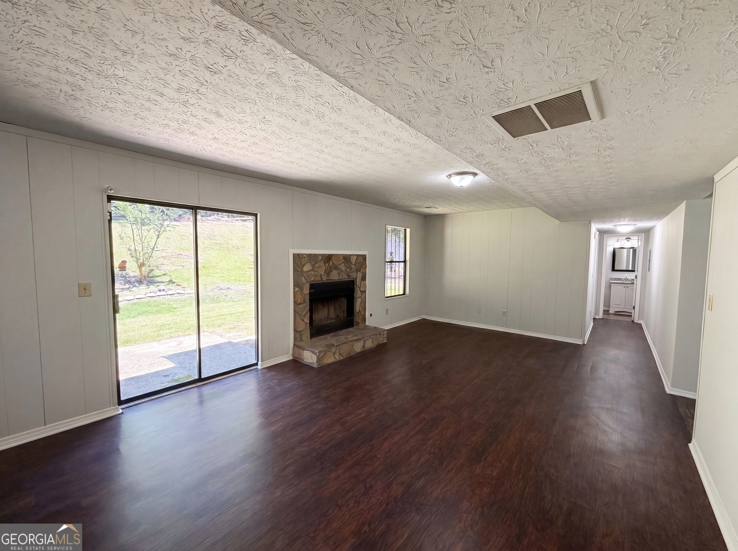 6830 Earlhurst Road Property Photo 7