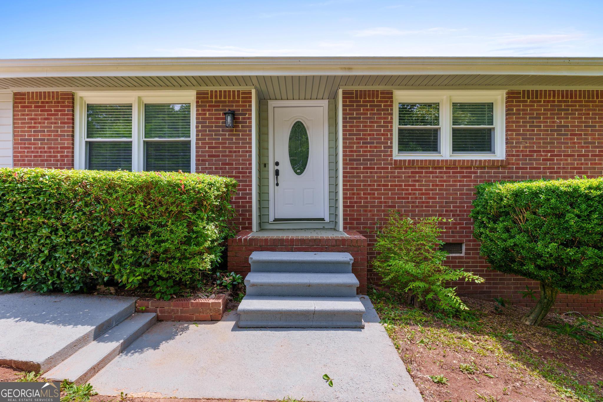 1745 Rockbridge Road Nw Property Photo 1