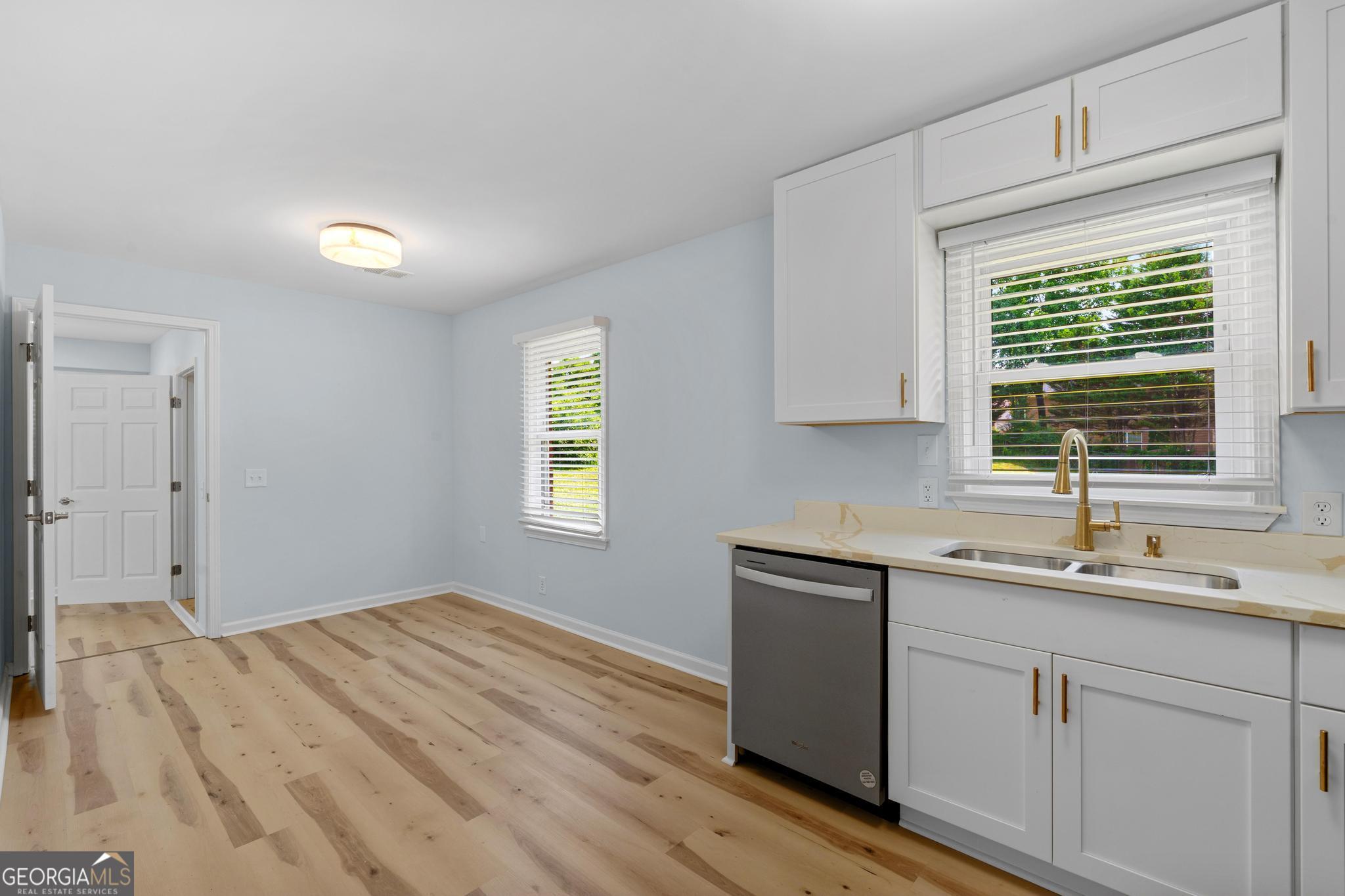 1745 Rockbridge Road Nw Property Photo 6