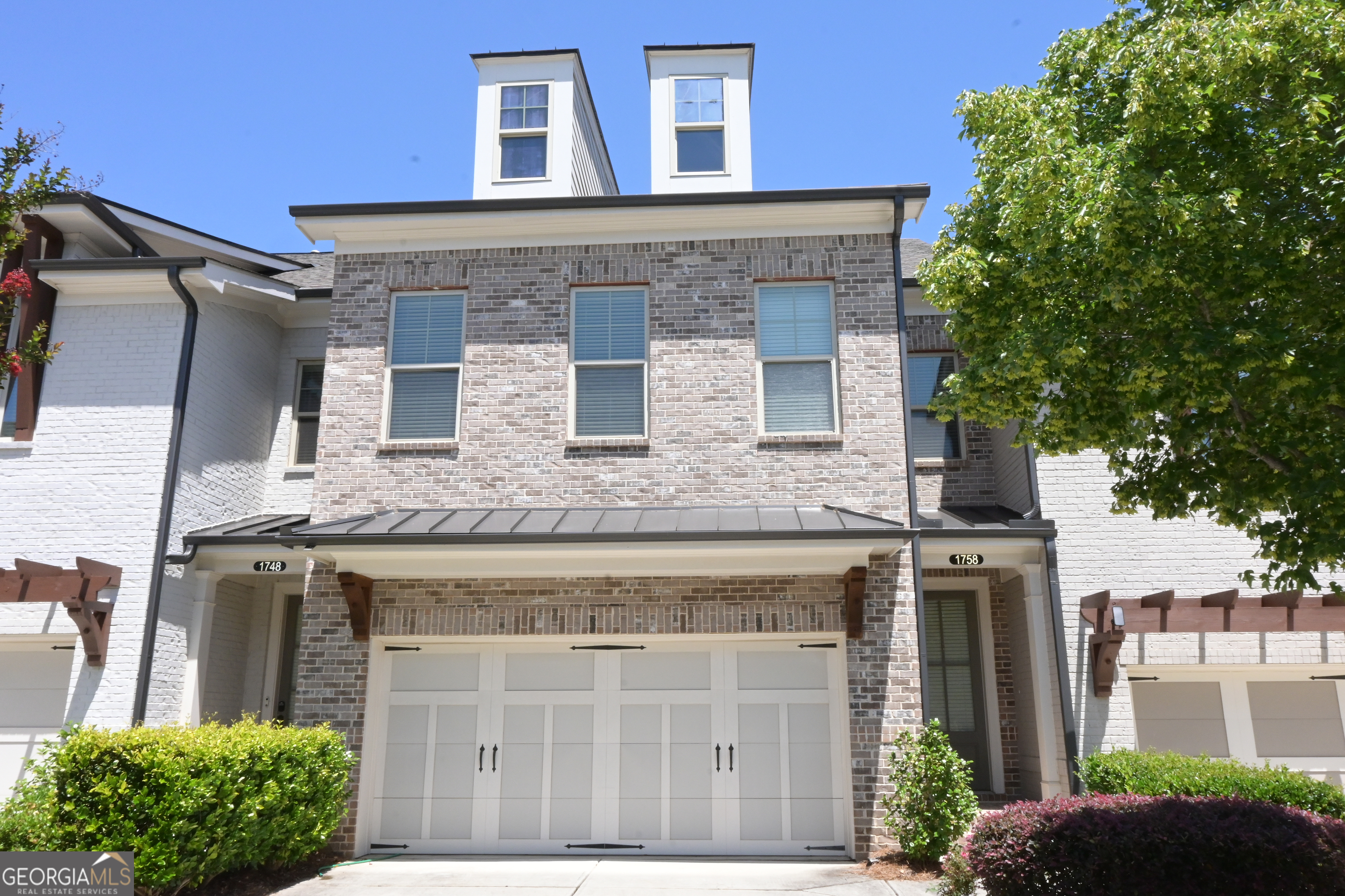 1758 Glenview Park Circle Ne Property Photo 2