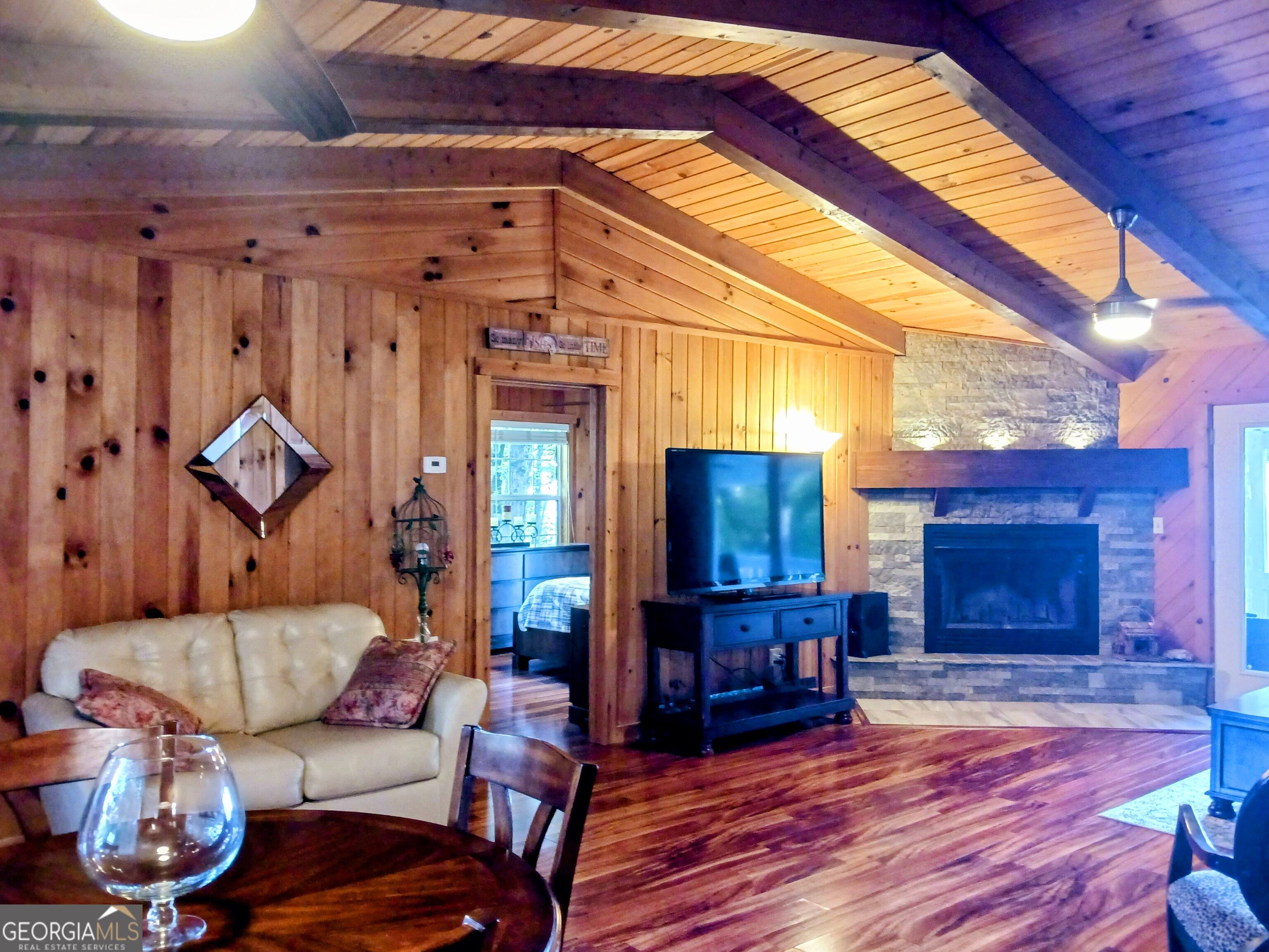 548 Confederate Drive Property Photo 8