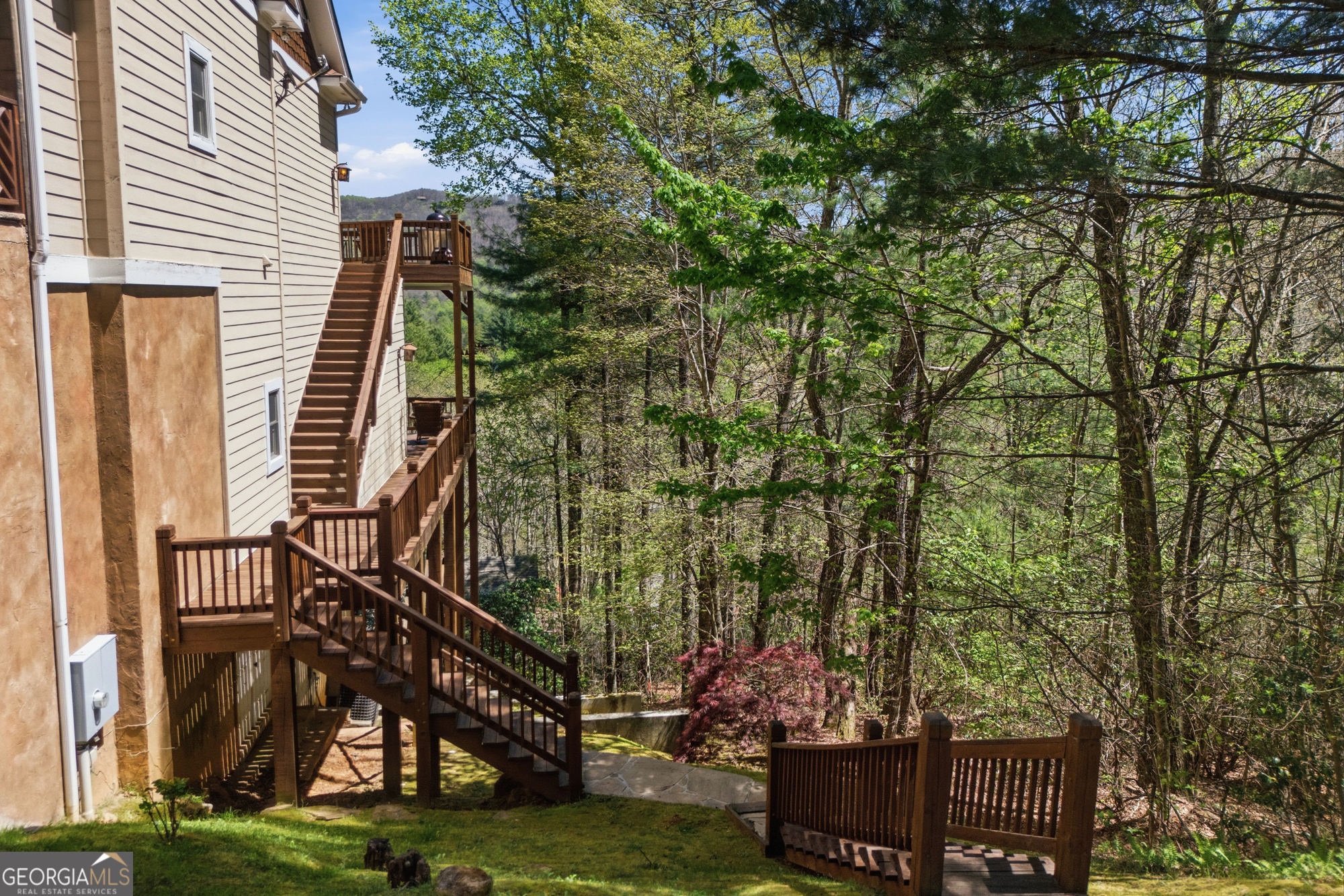 275 E Sugarbush Drive Property Photo 9