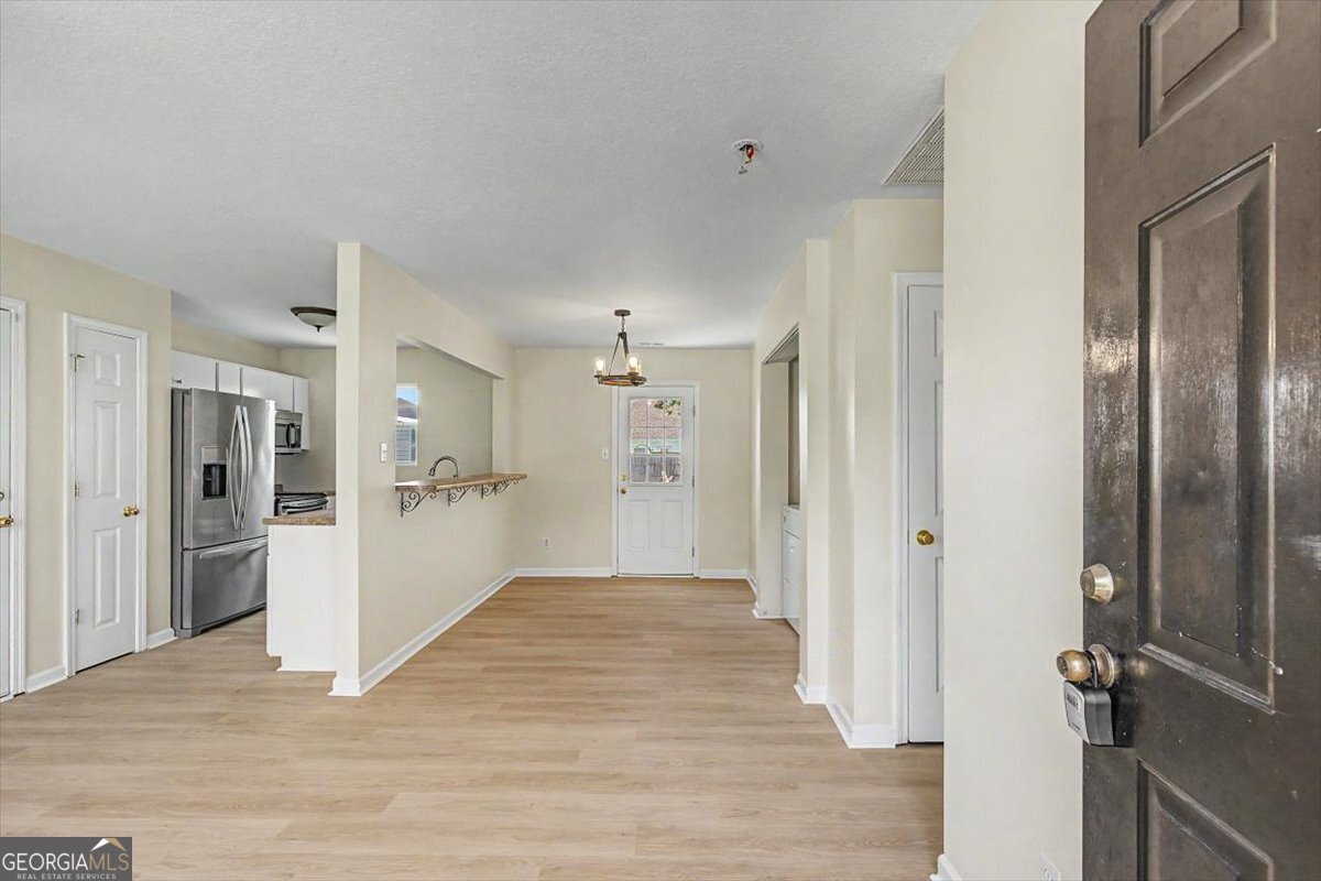 9012 Whispering Pines Boulevard Property Photo 4