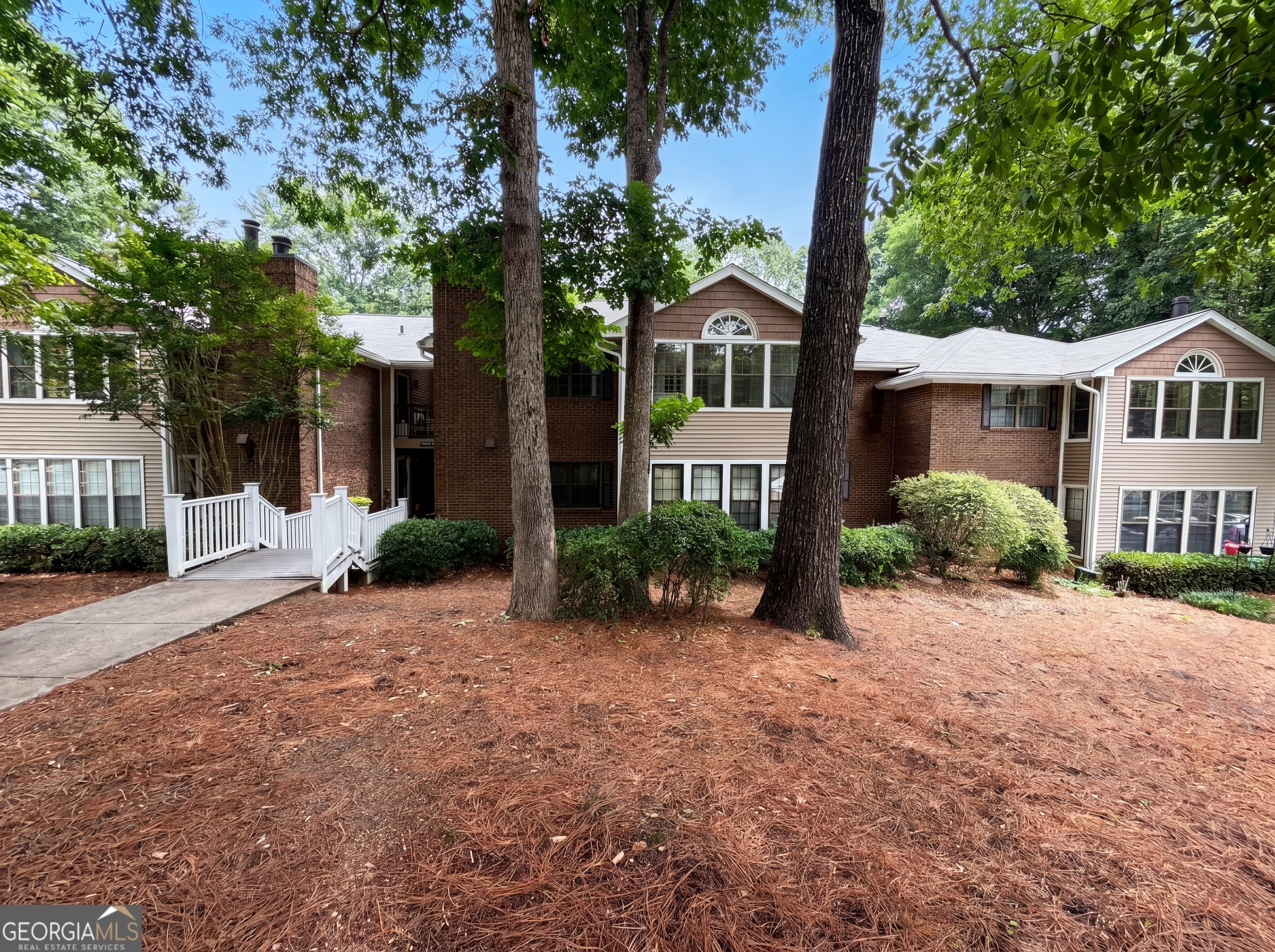 507 Barrington Hills Drive Property Photo 1