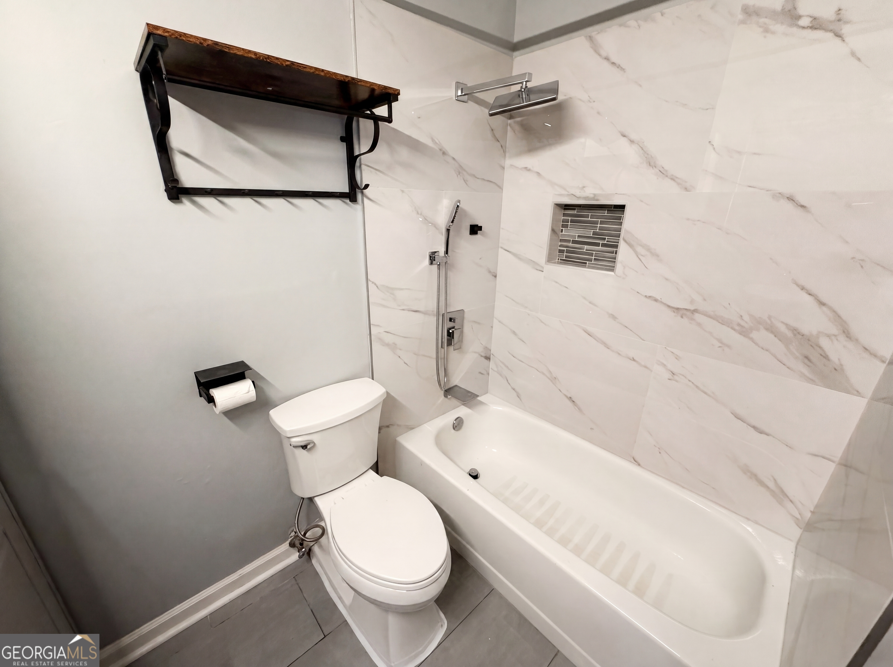 507 Barrington Hills Drive Property Photo 18