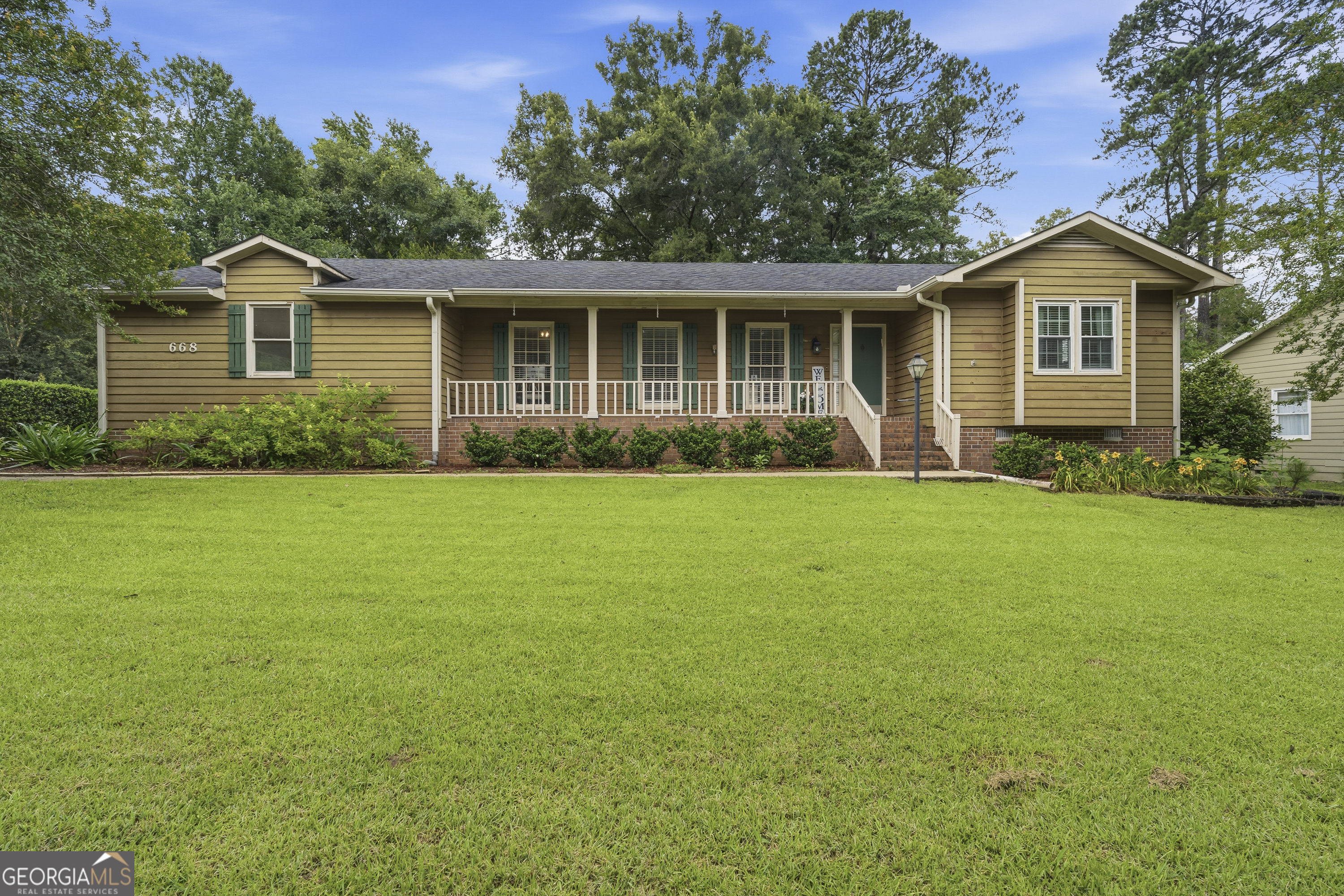 668 Summerwind Drive Property Photo 2