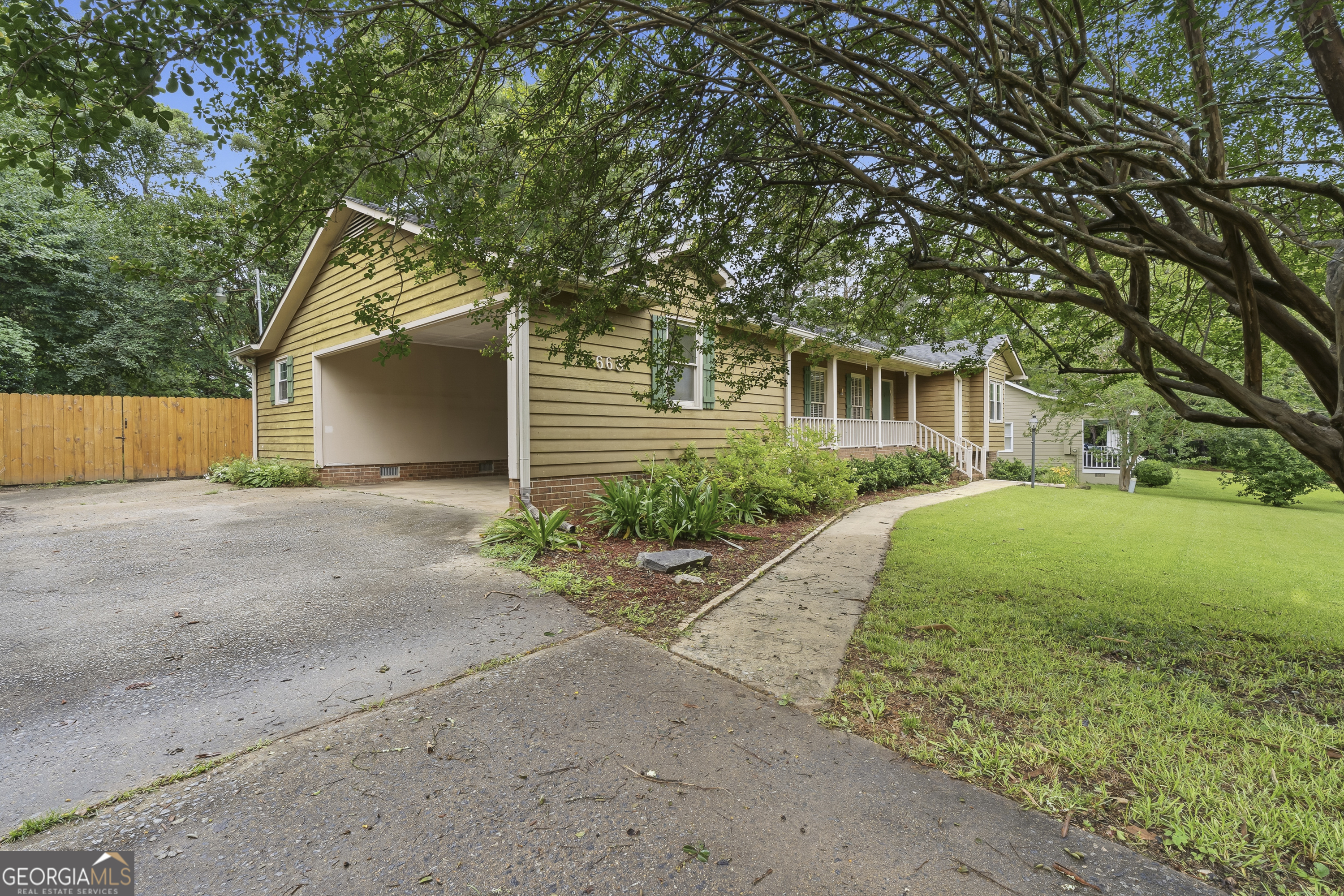 668 Summerwind Drive Property Photo 4