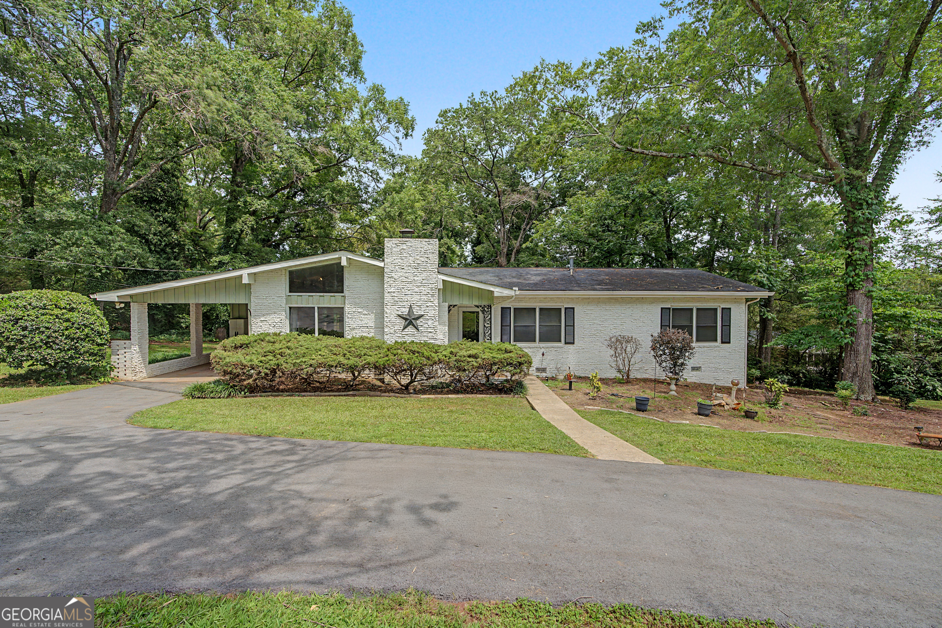 6 Virginia Circle Property Photo 1
