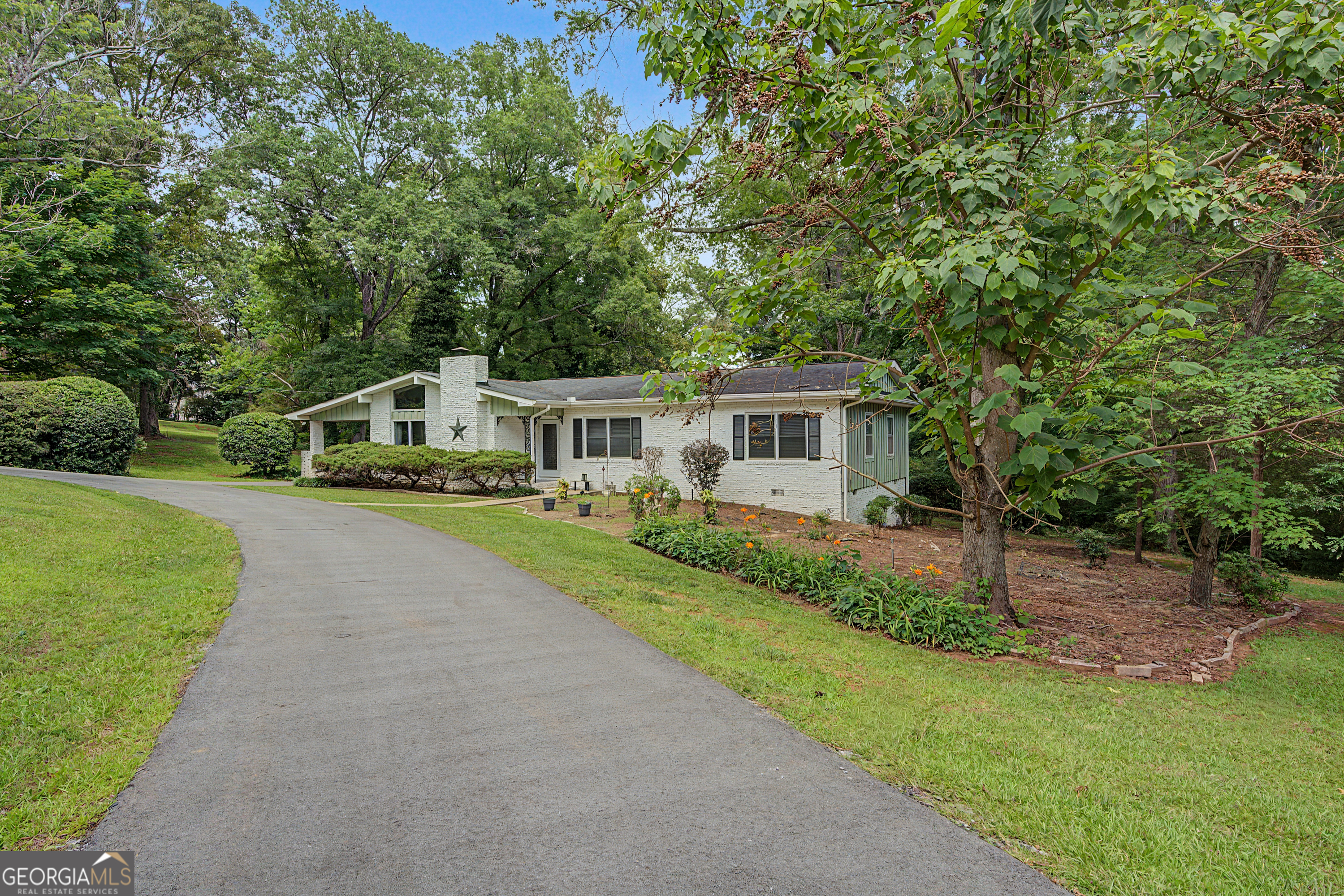 6 Virginia Circle Property Photo 6