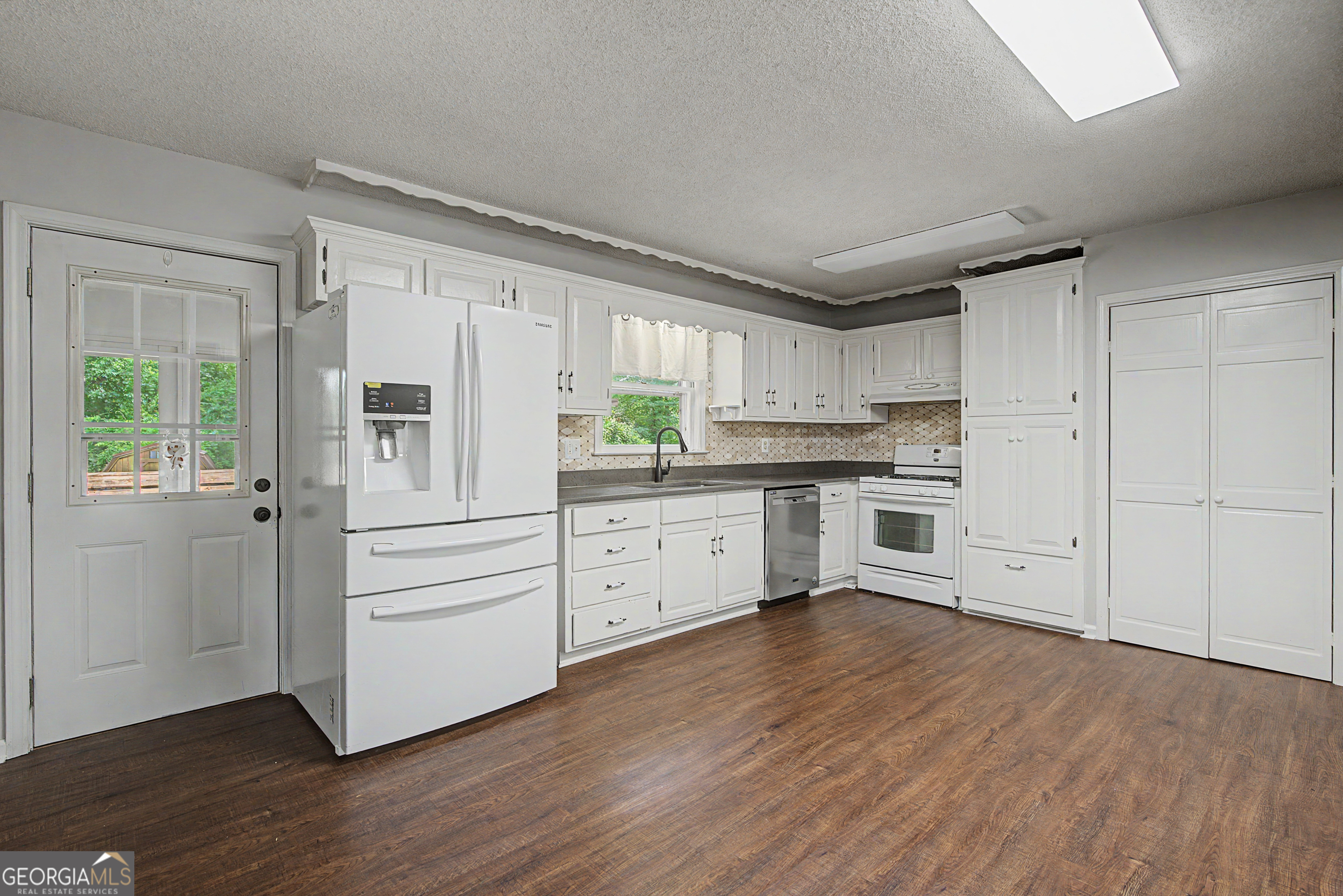 6 Virginia Circle Property Photo 17