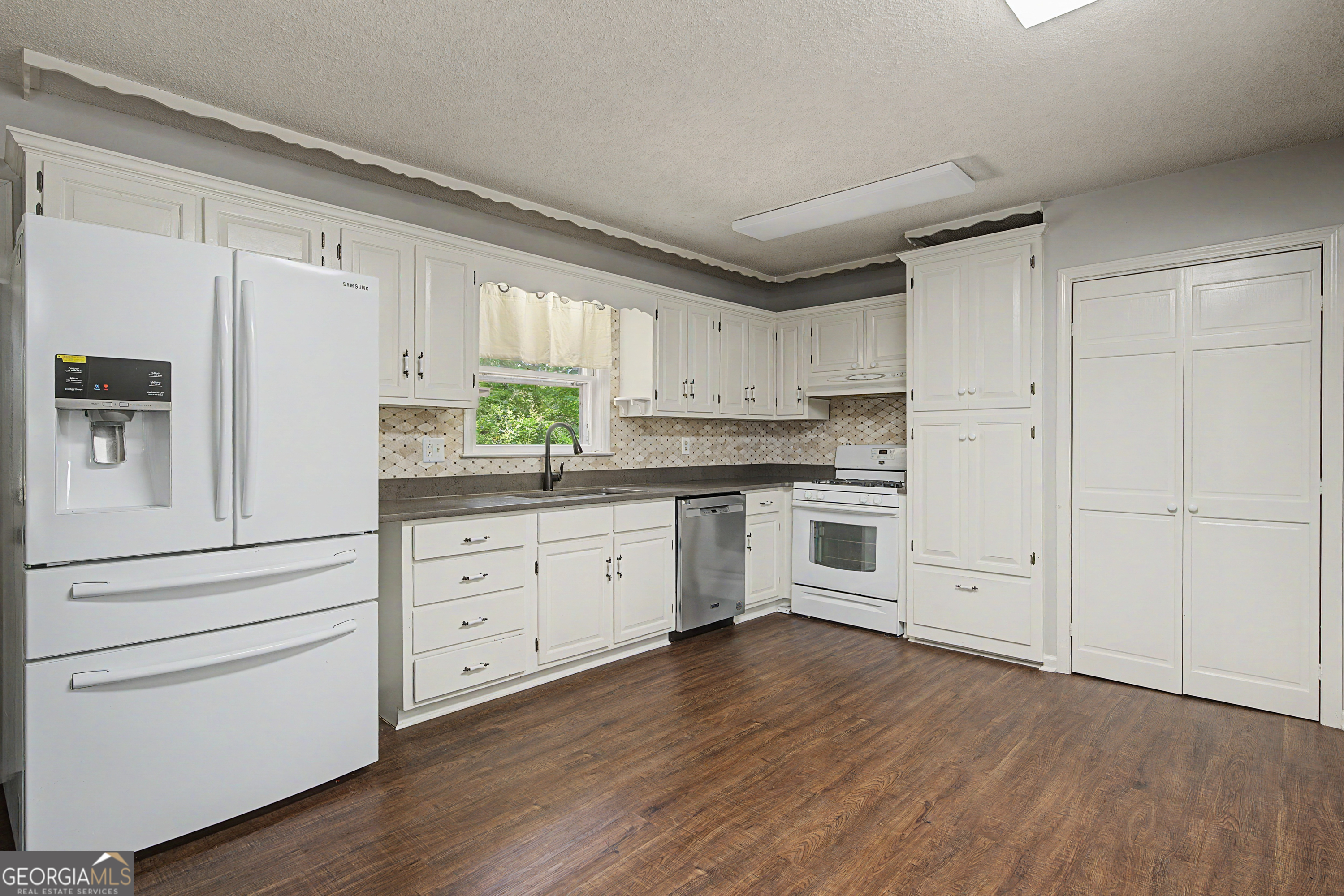 6 Virginia Circle Property Photo 18