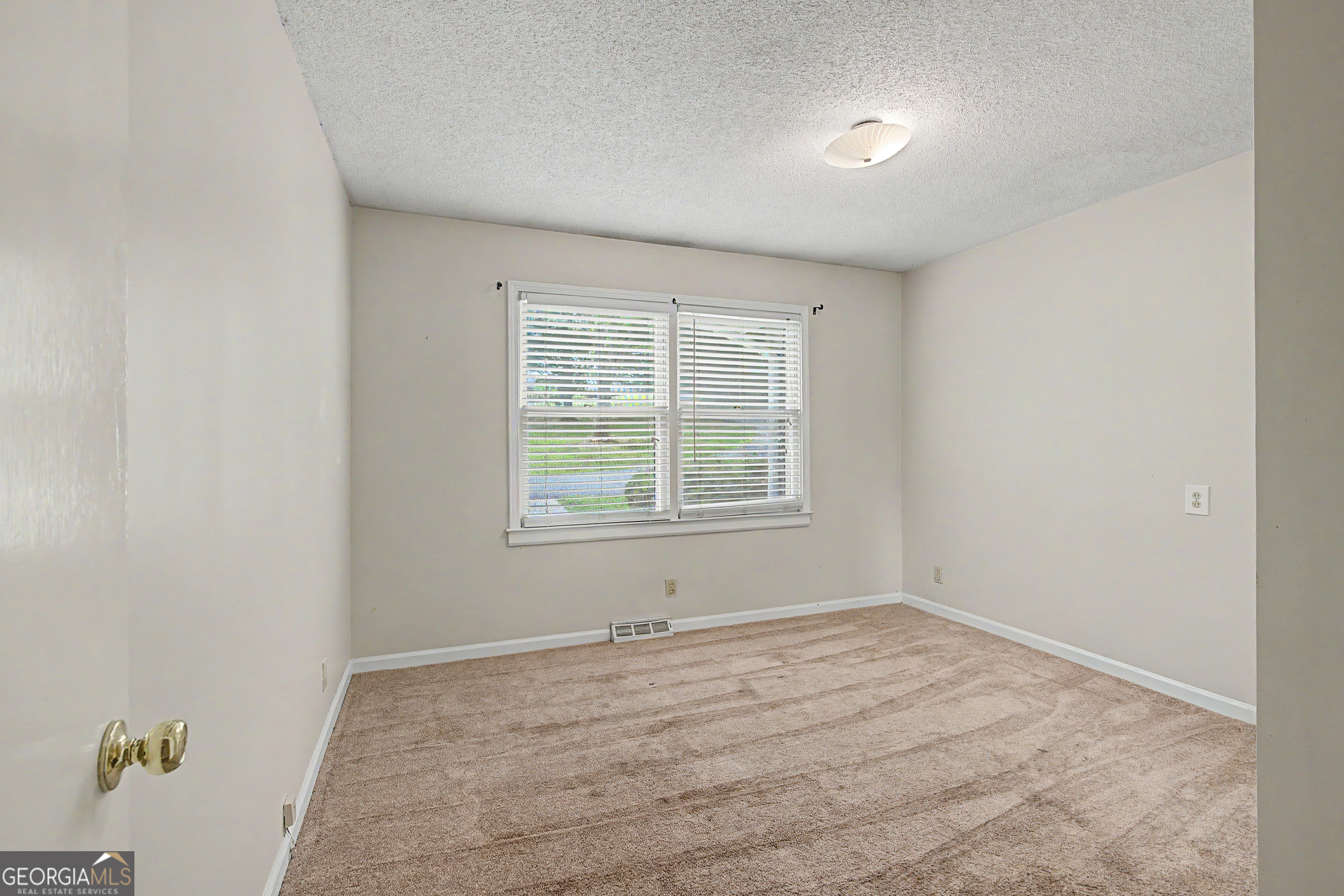 6 Virginia Circle Property Photo 24