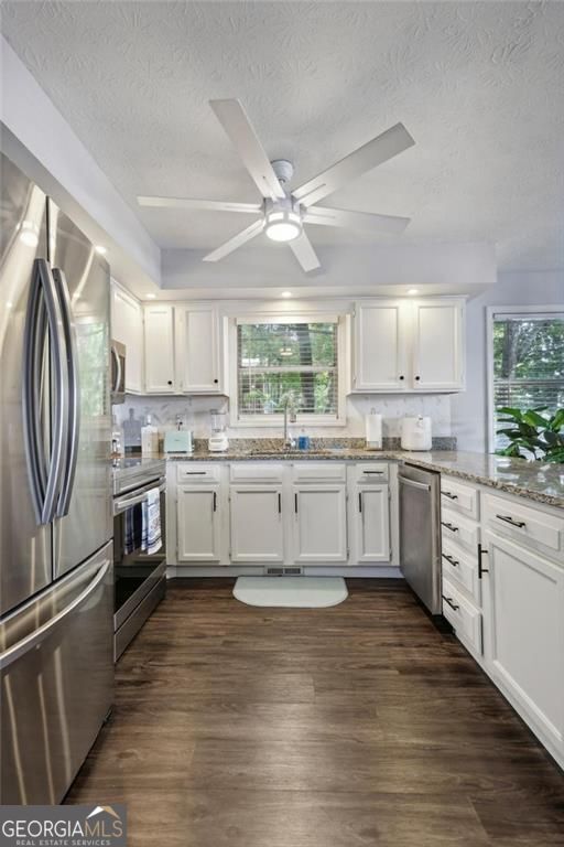 8470 Lake Drive Property Photo 9