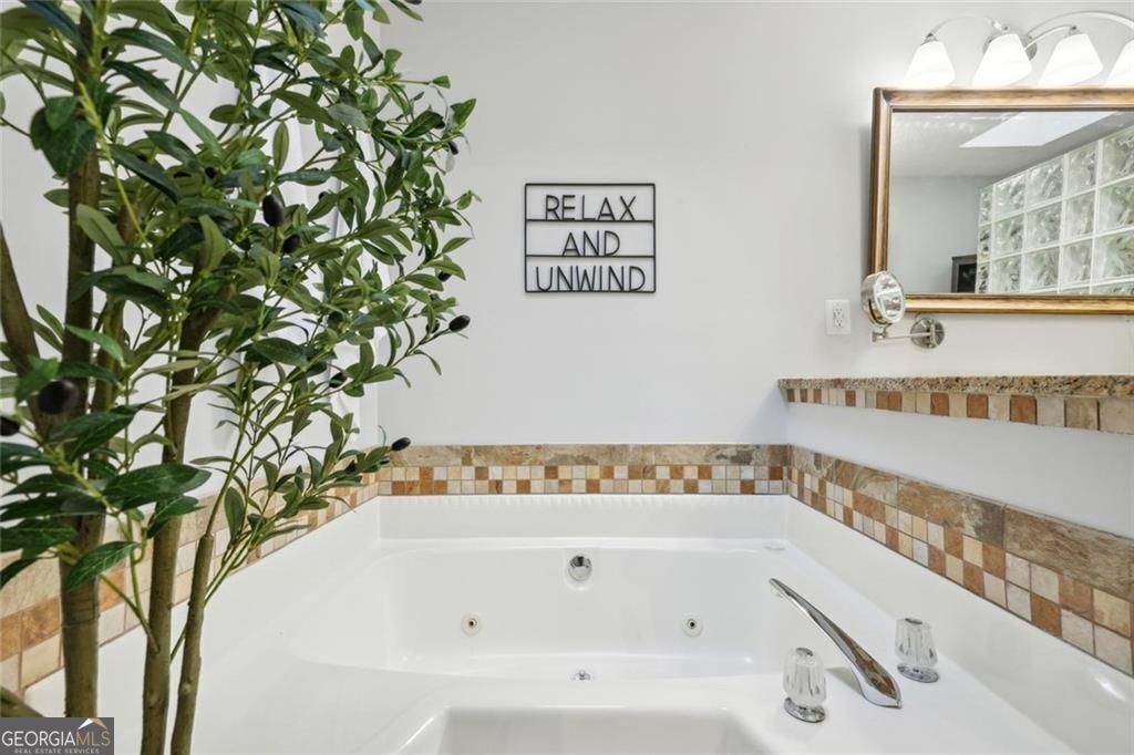 8470 Lake Drive Property Photo 23