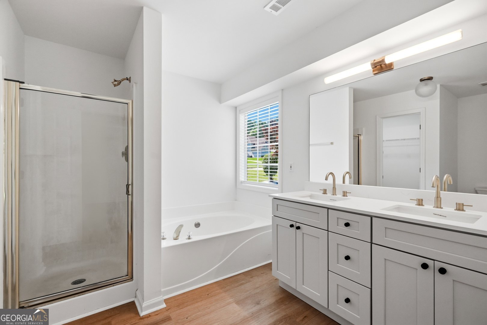 685 Washington Drive Property Photo 14