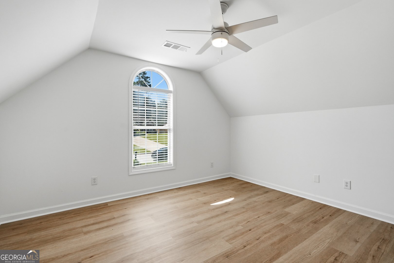 685 Washington Drive Property Photo 17