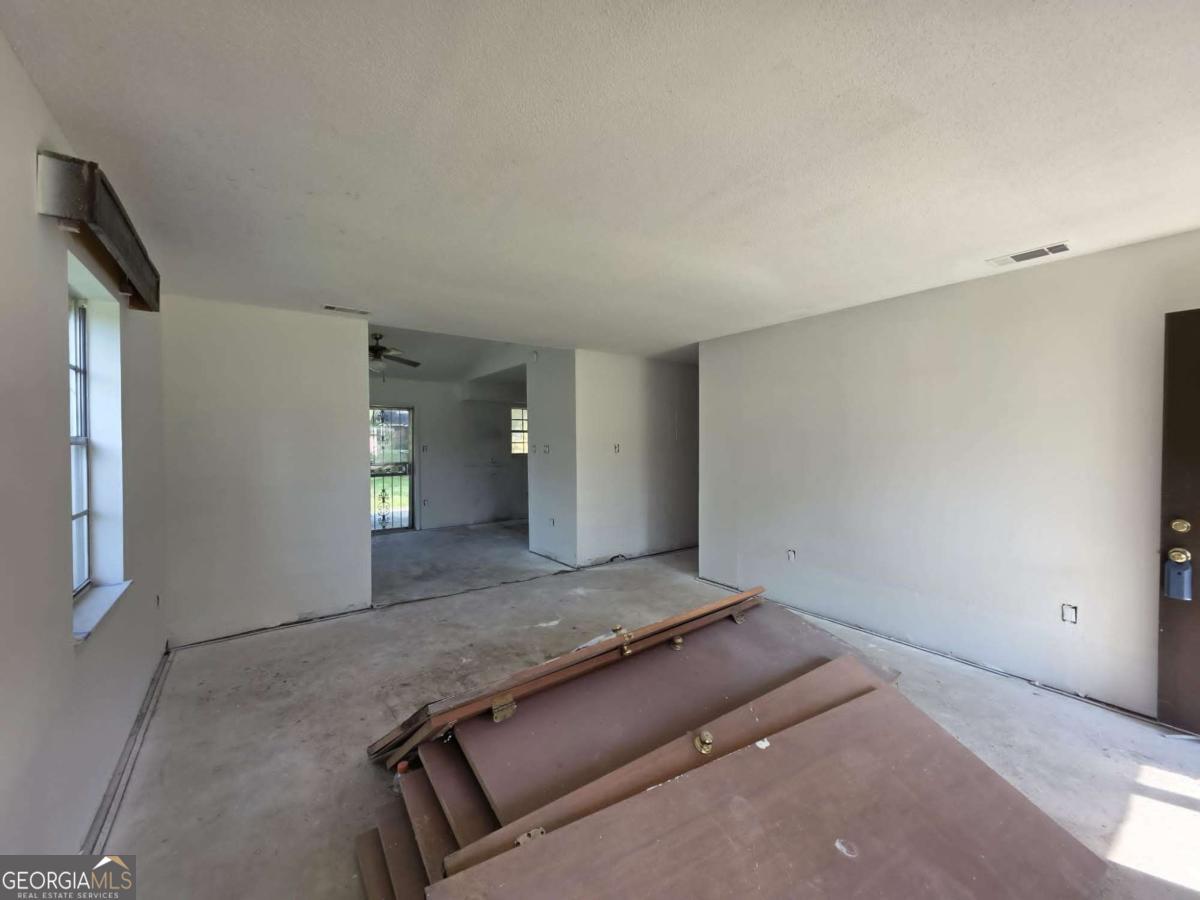 4407 Liberty Parkway Property Photo 5