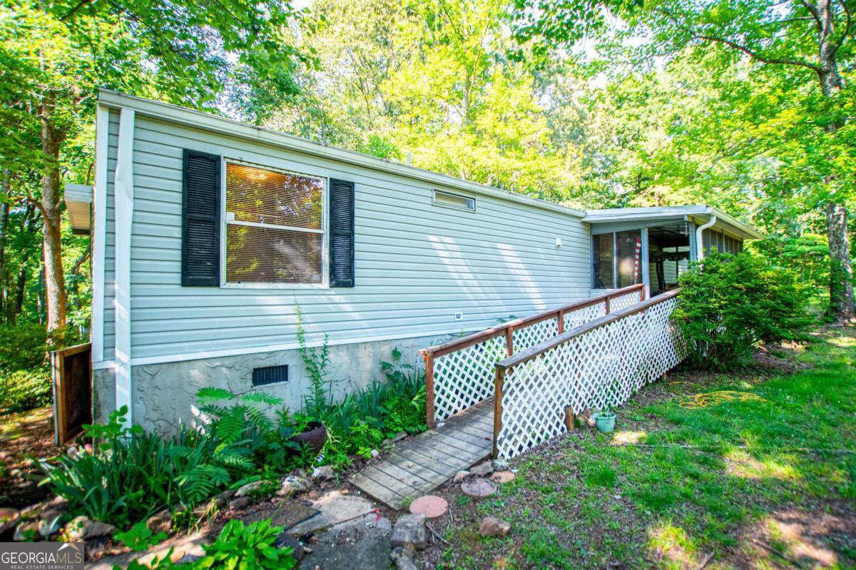 698 Goolsby Road Property Photo 4