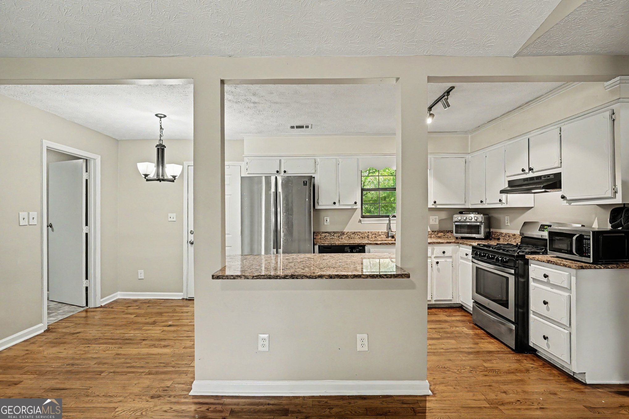 418 Sir Winston Court Property Photo 6