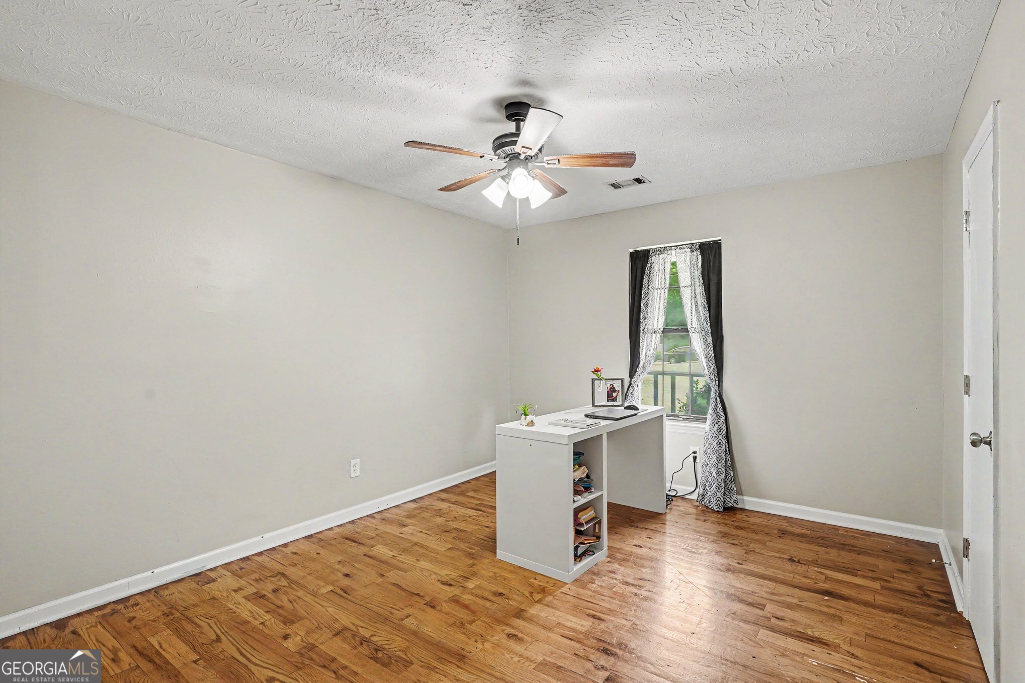 418 Sir Winston Court Property Photo 10