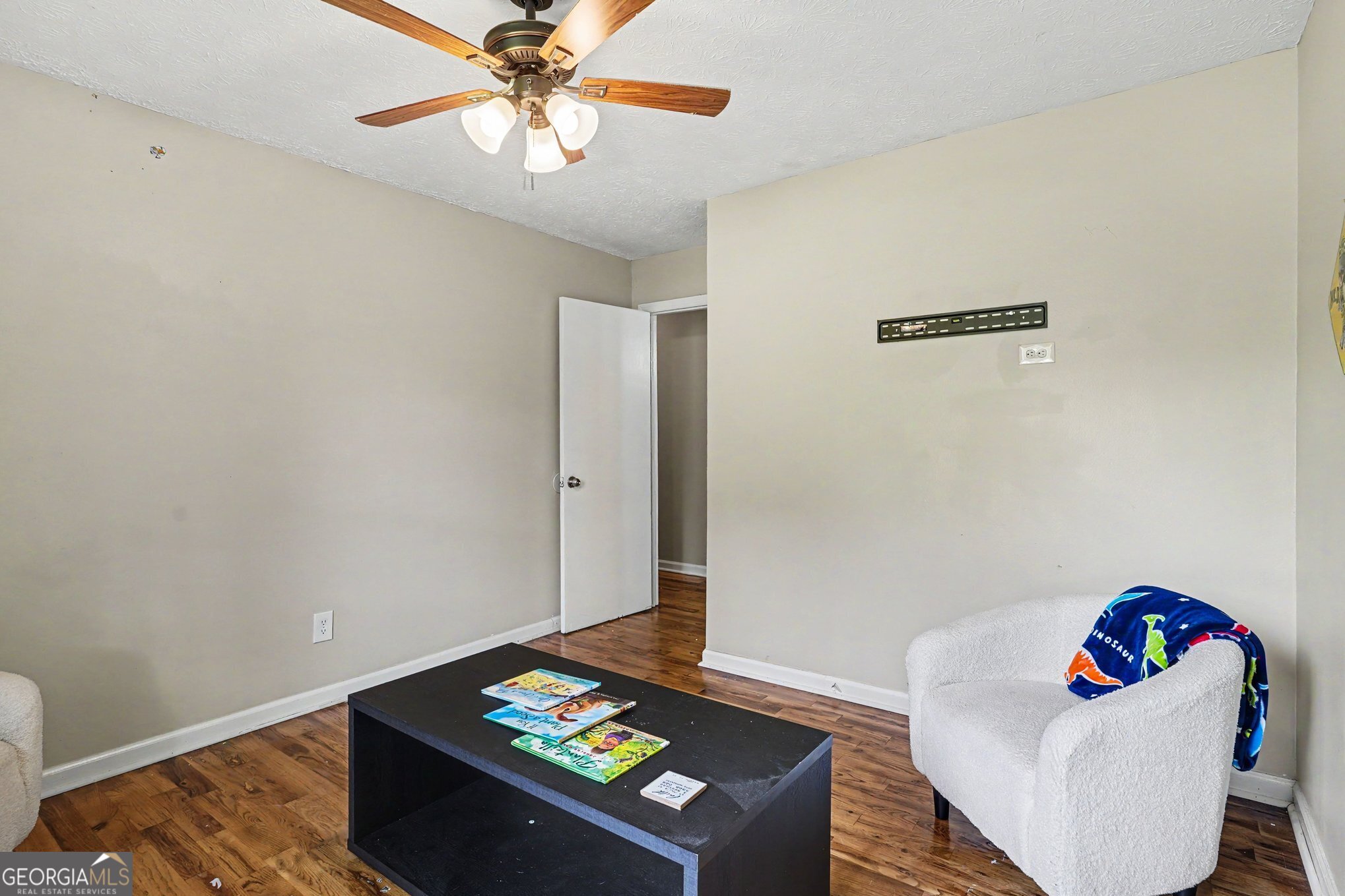 418 Sir Winston Court Property Photo 13