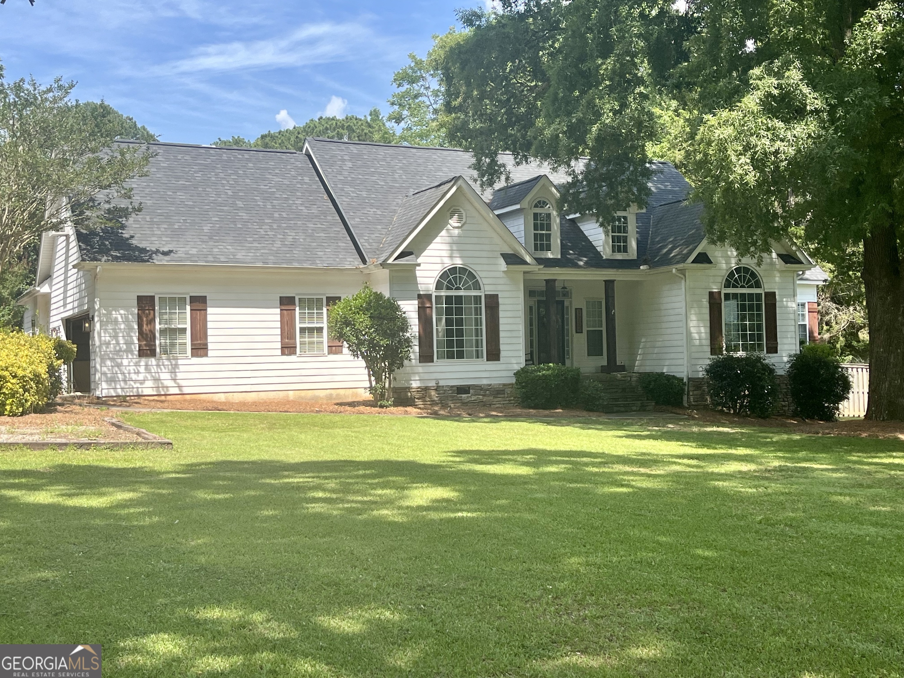 1212 Maple Drive Property Photo 1