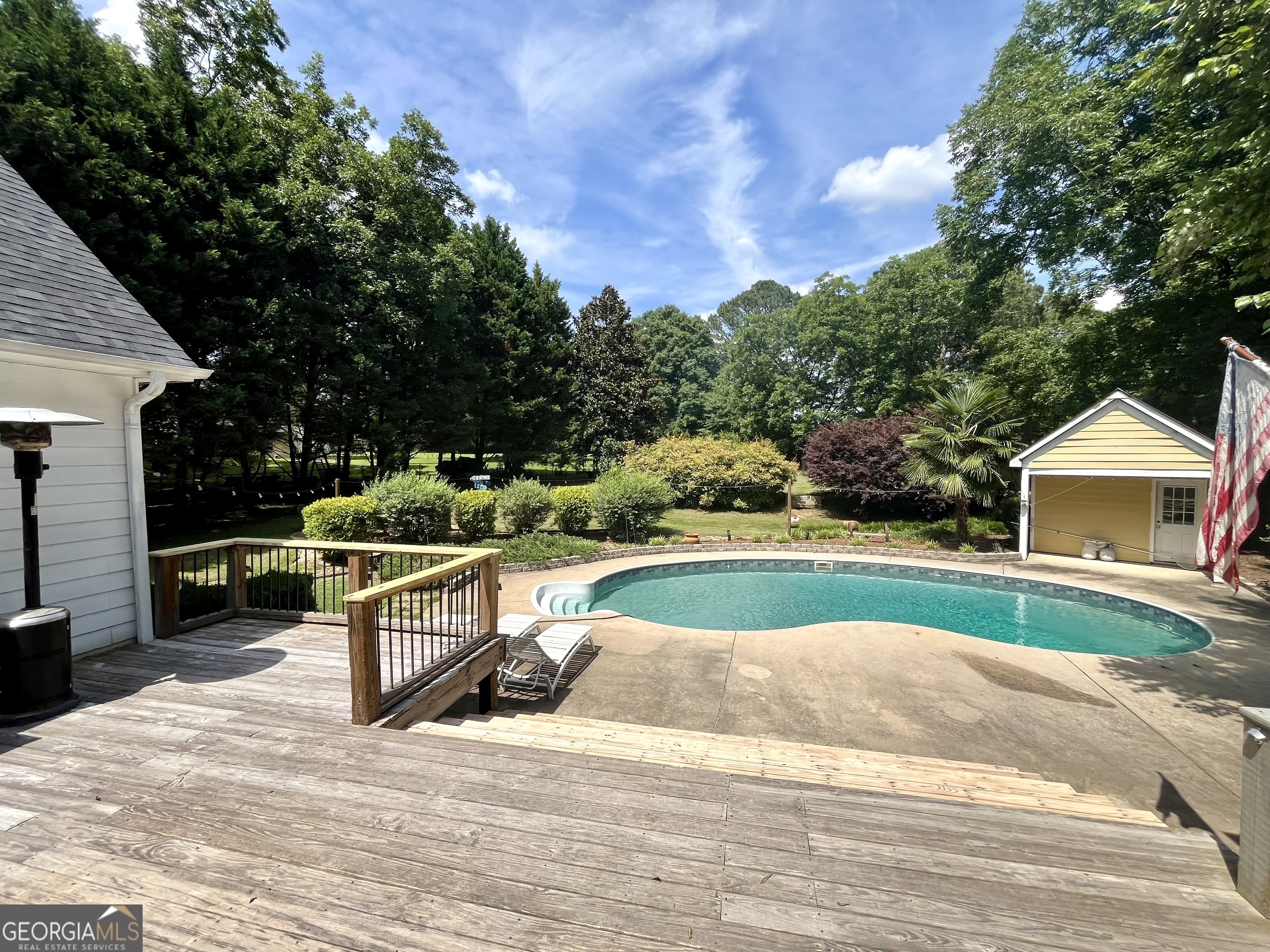 1212 Maple Drive Property Photo 4