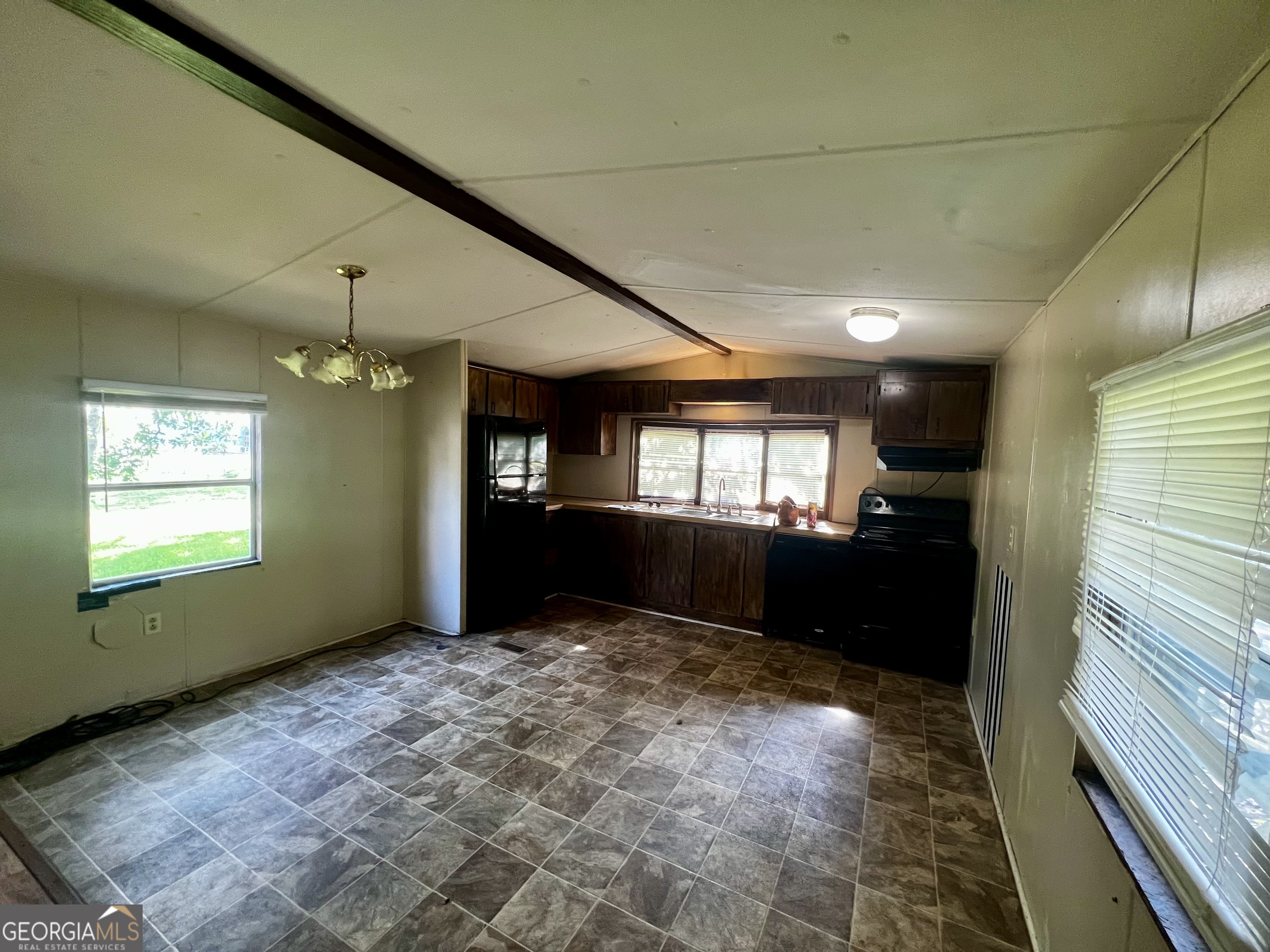 128 N Robbie Drive Property Photo 8