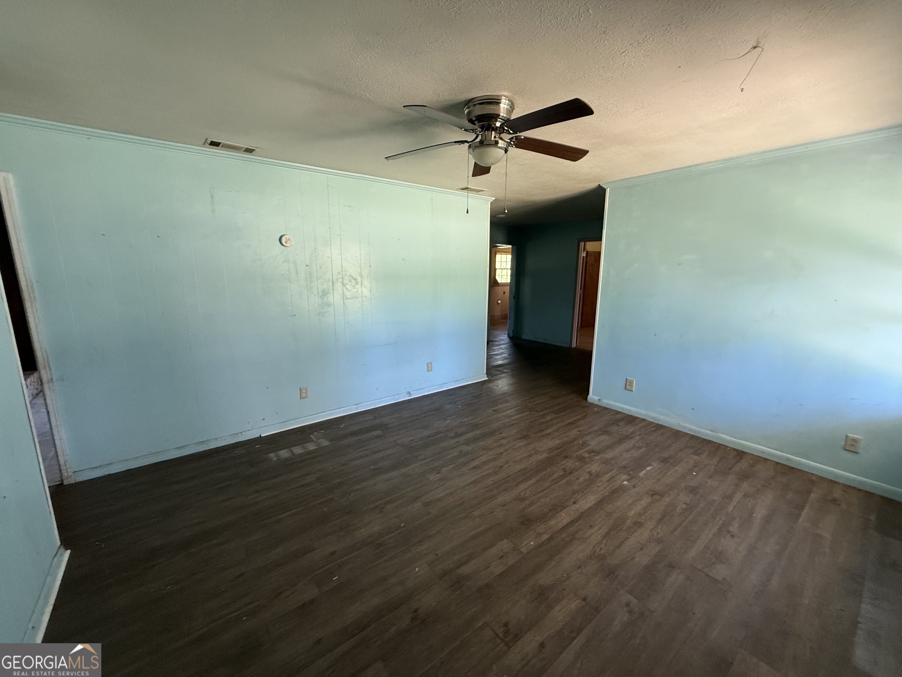 2109 Maple Dr N. Property Photo 5