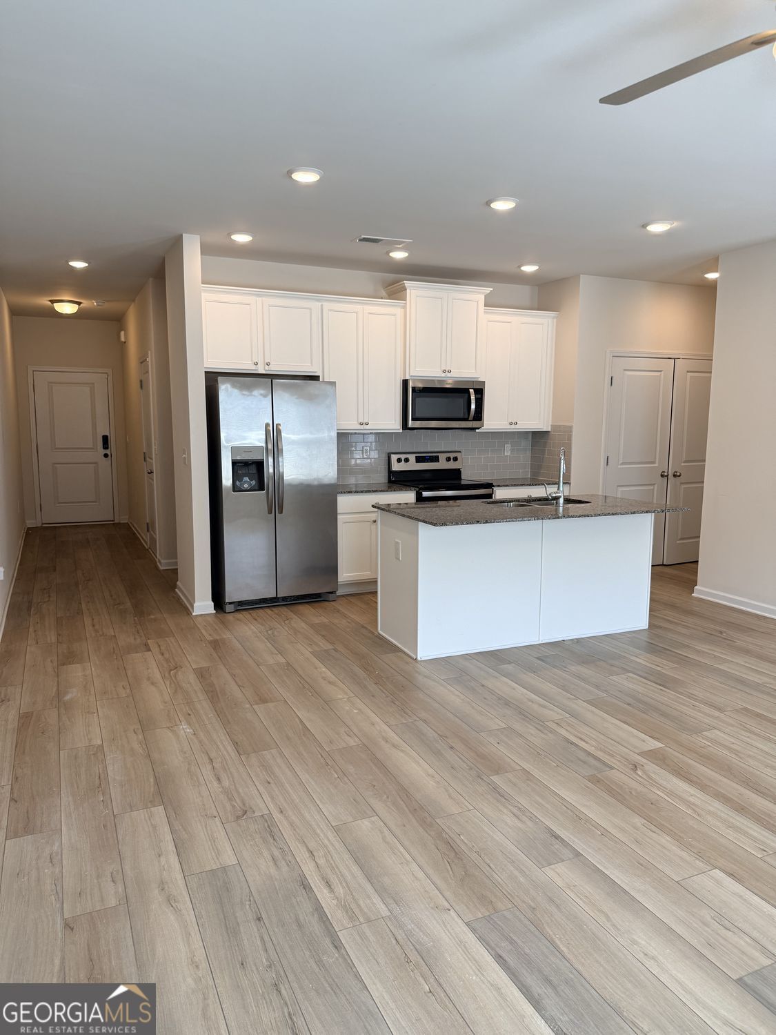1144 Westhampton Way Property Photo 4