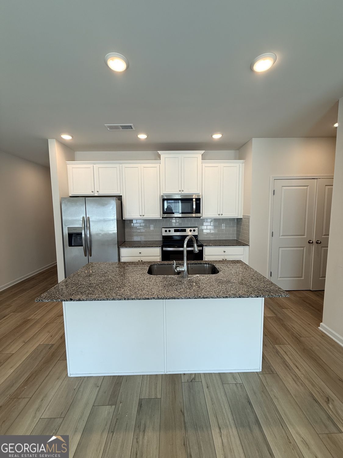 1144 Westhampton Way Property Photo 11