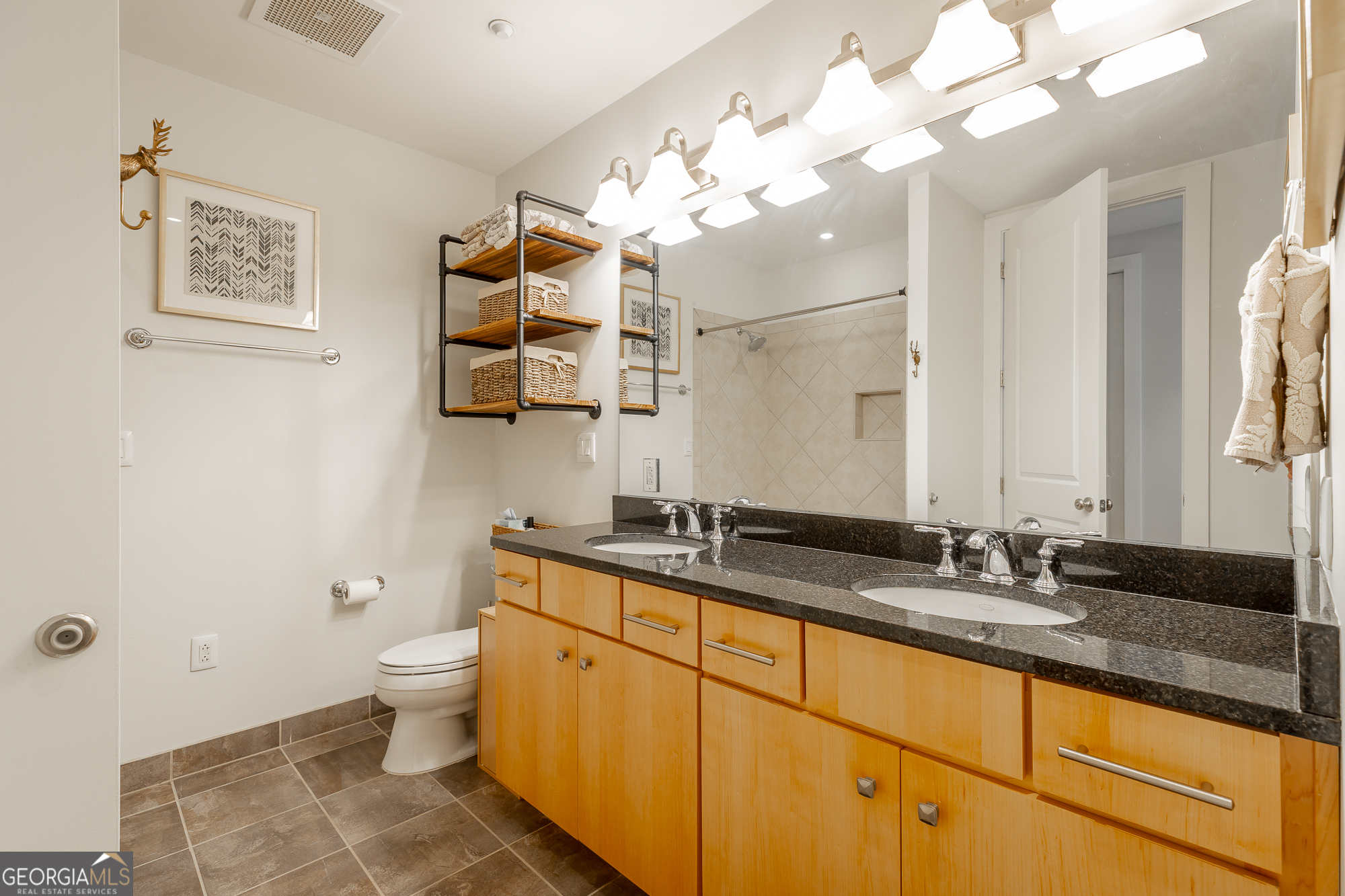 4 Cherokee Boulevard Property Photo 4