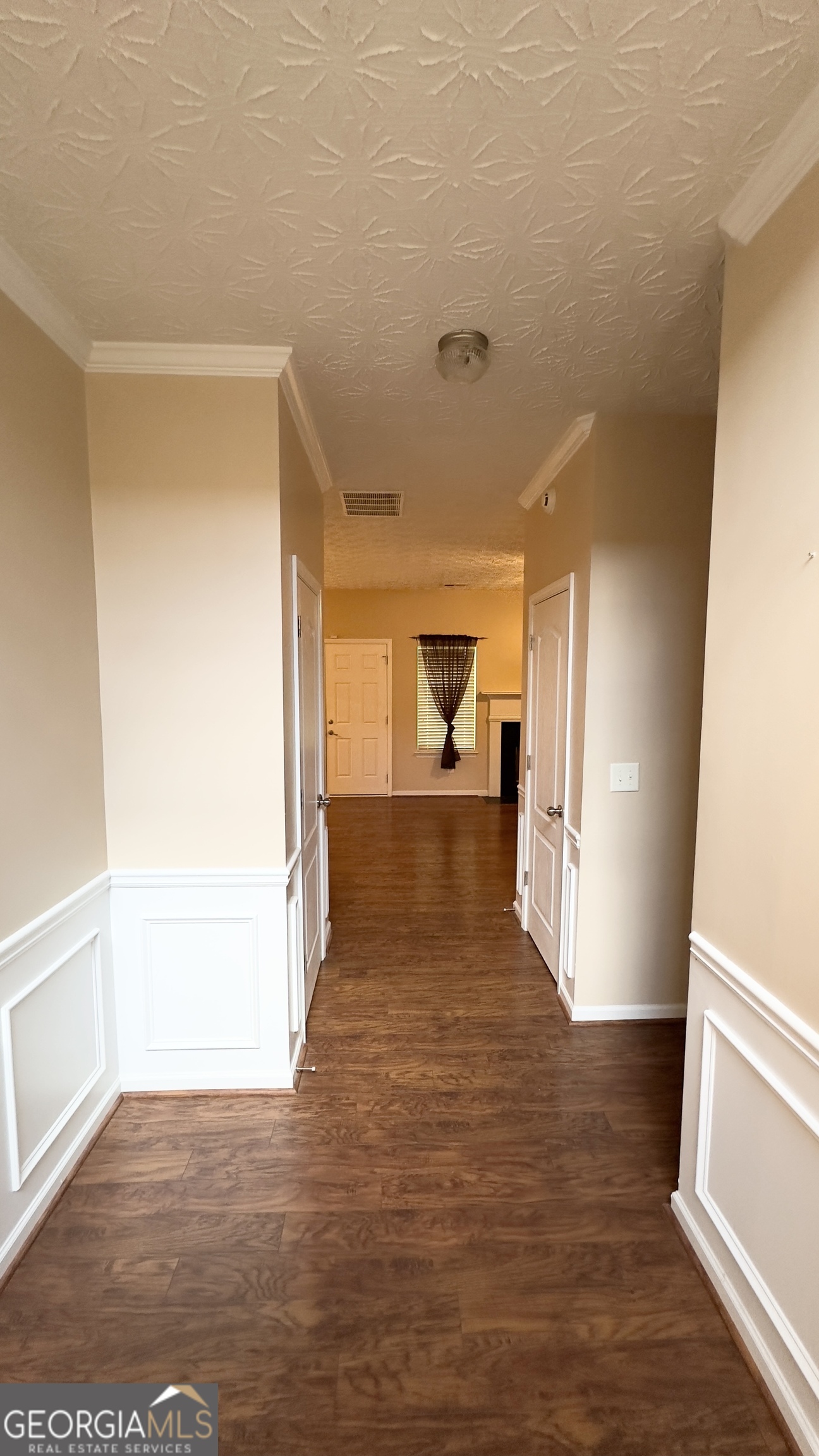 9155 Saunders Drive Property Photo 3