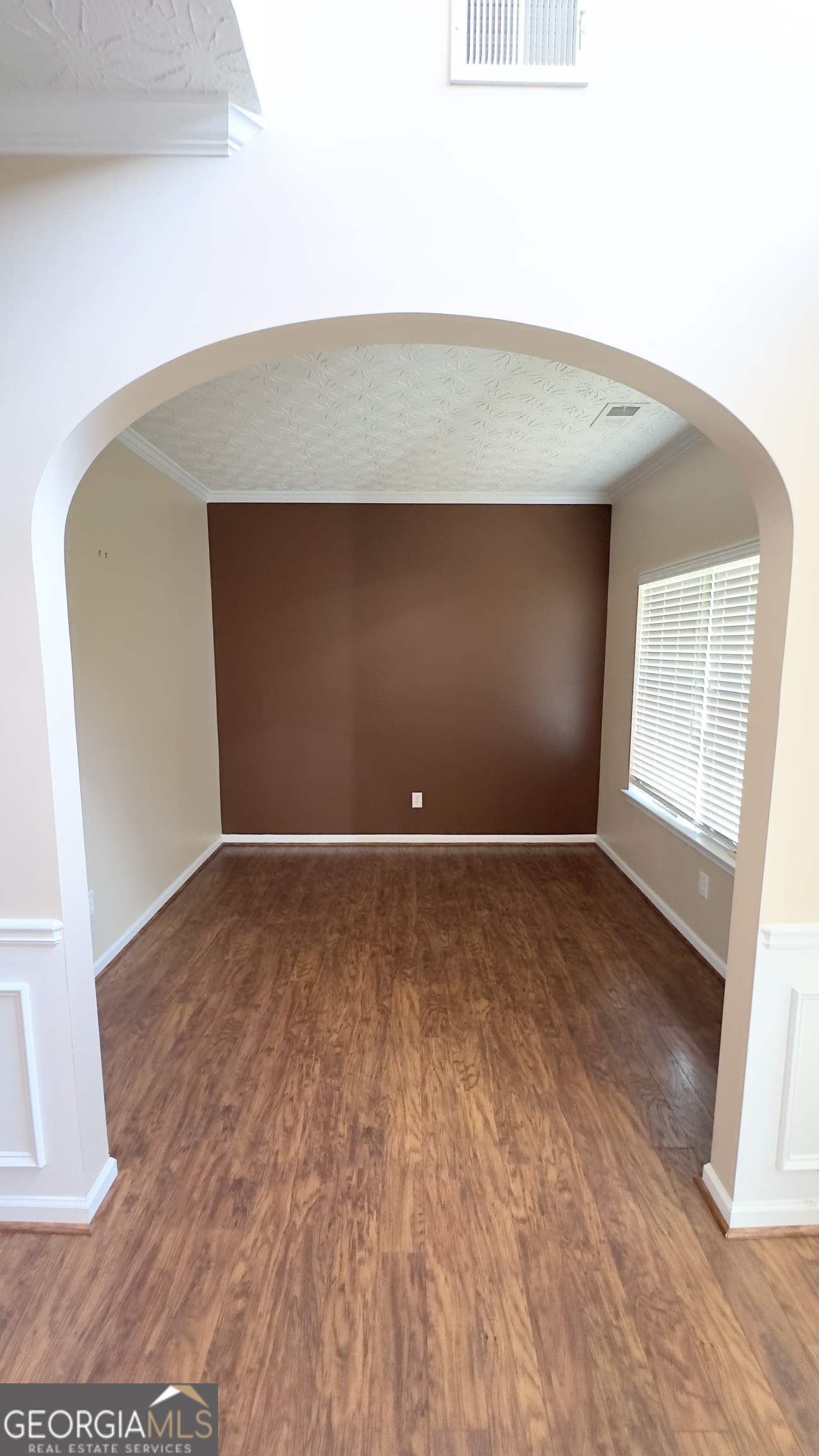 9155 Saunders Drive Property Photo 4